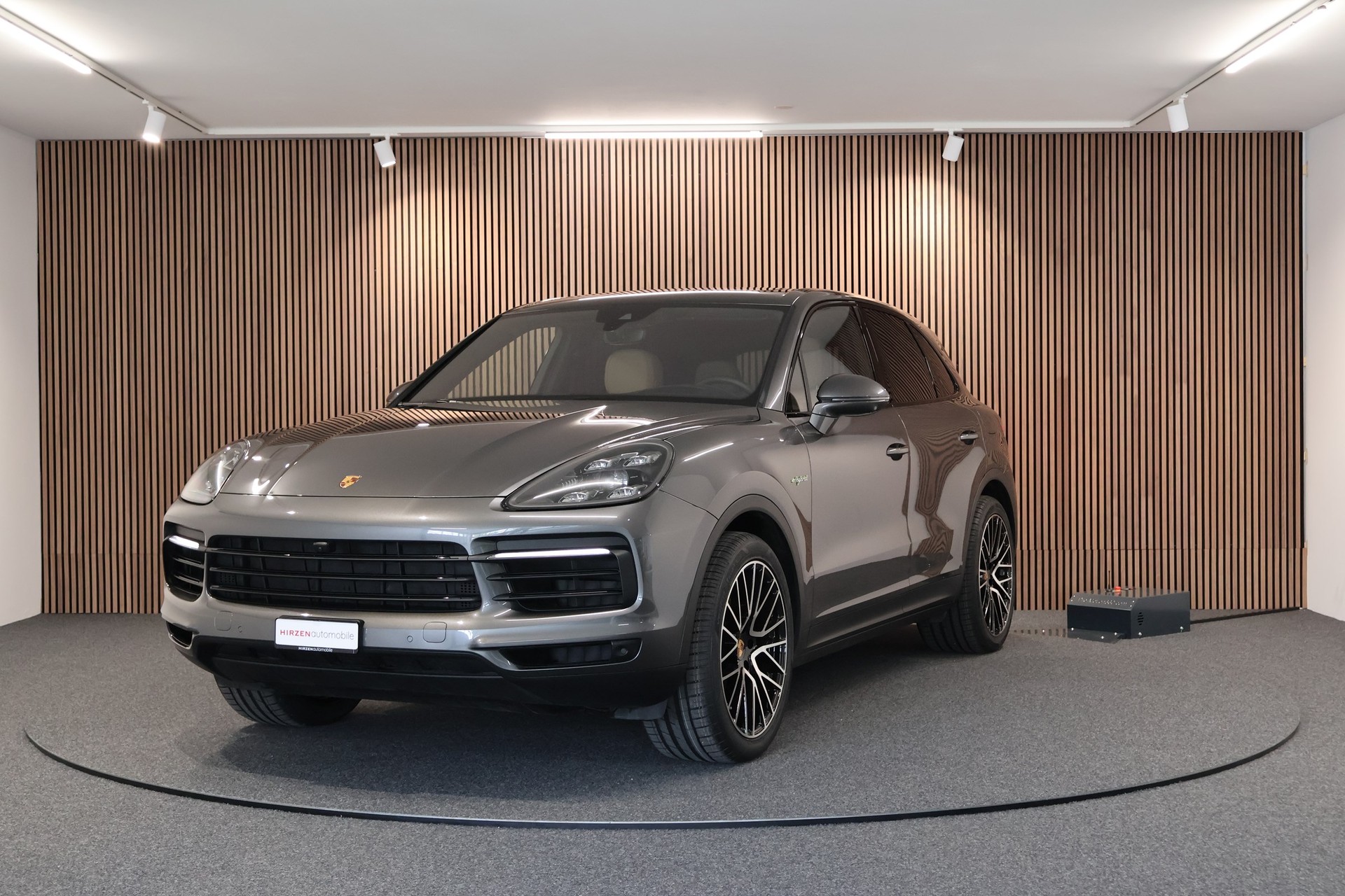 PORSCHE Cayenne E-Hybrid-image-0