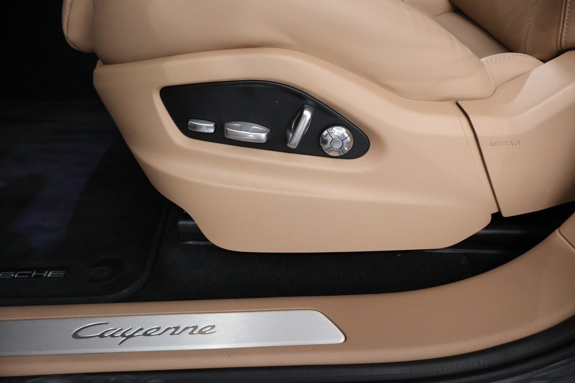 PORSCHE Cayenne E-Hybrid-image-24