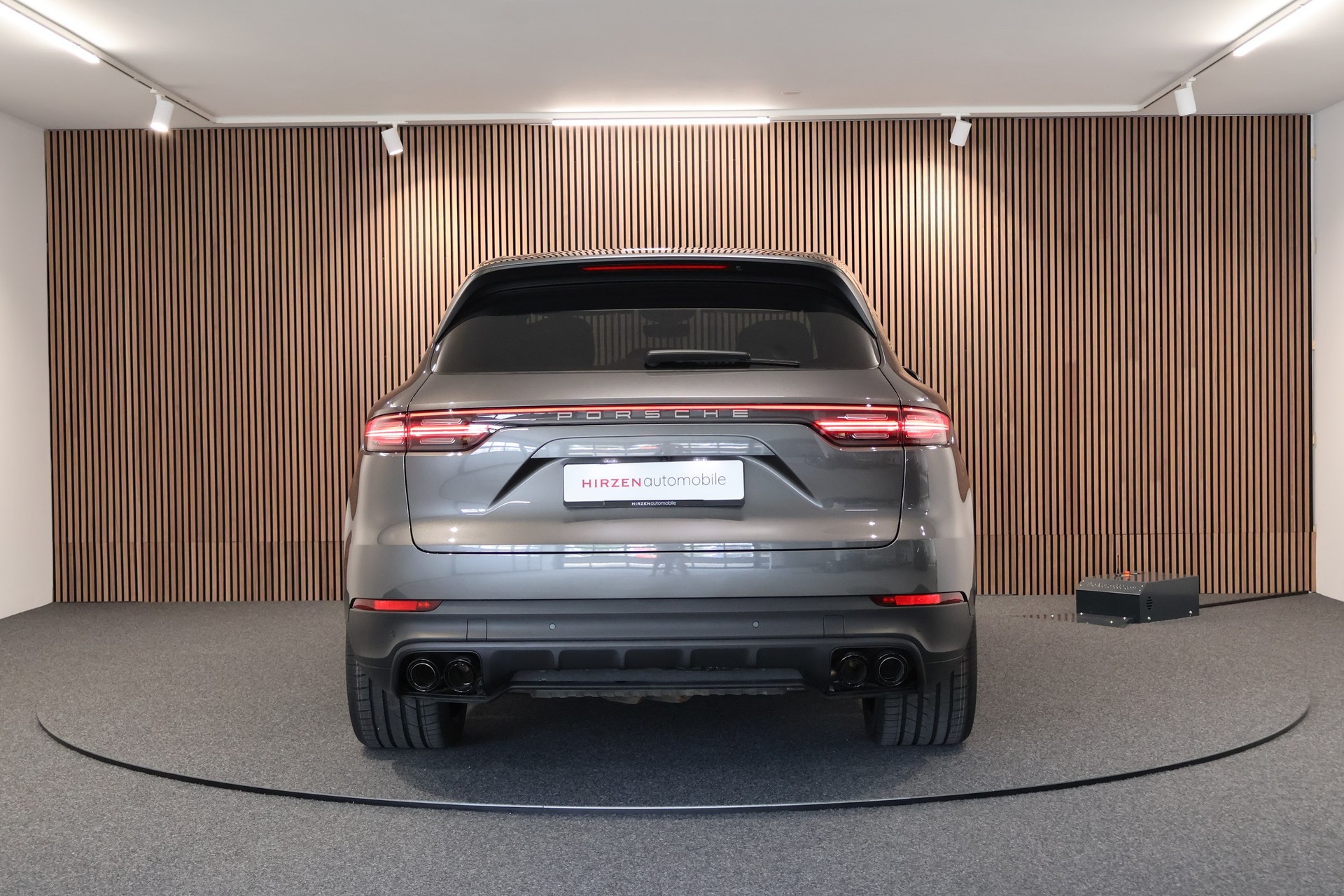 PORSCHE Cayenne E-Hybrid-image-3