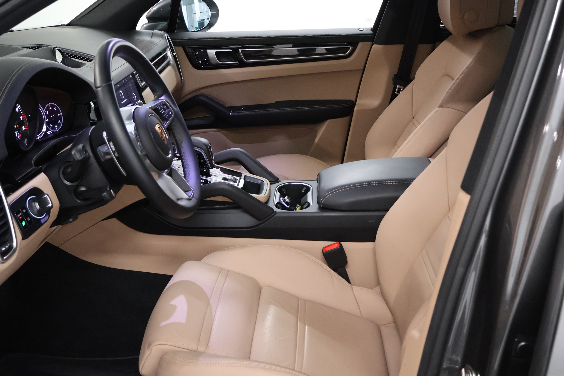 PORSCHE Cayenne E-Hybrid-image-8