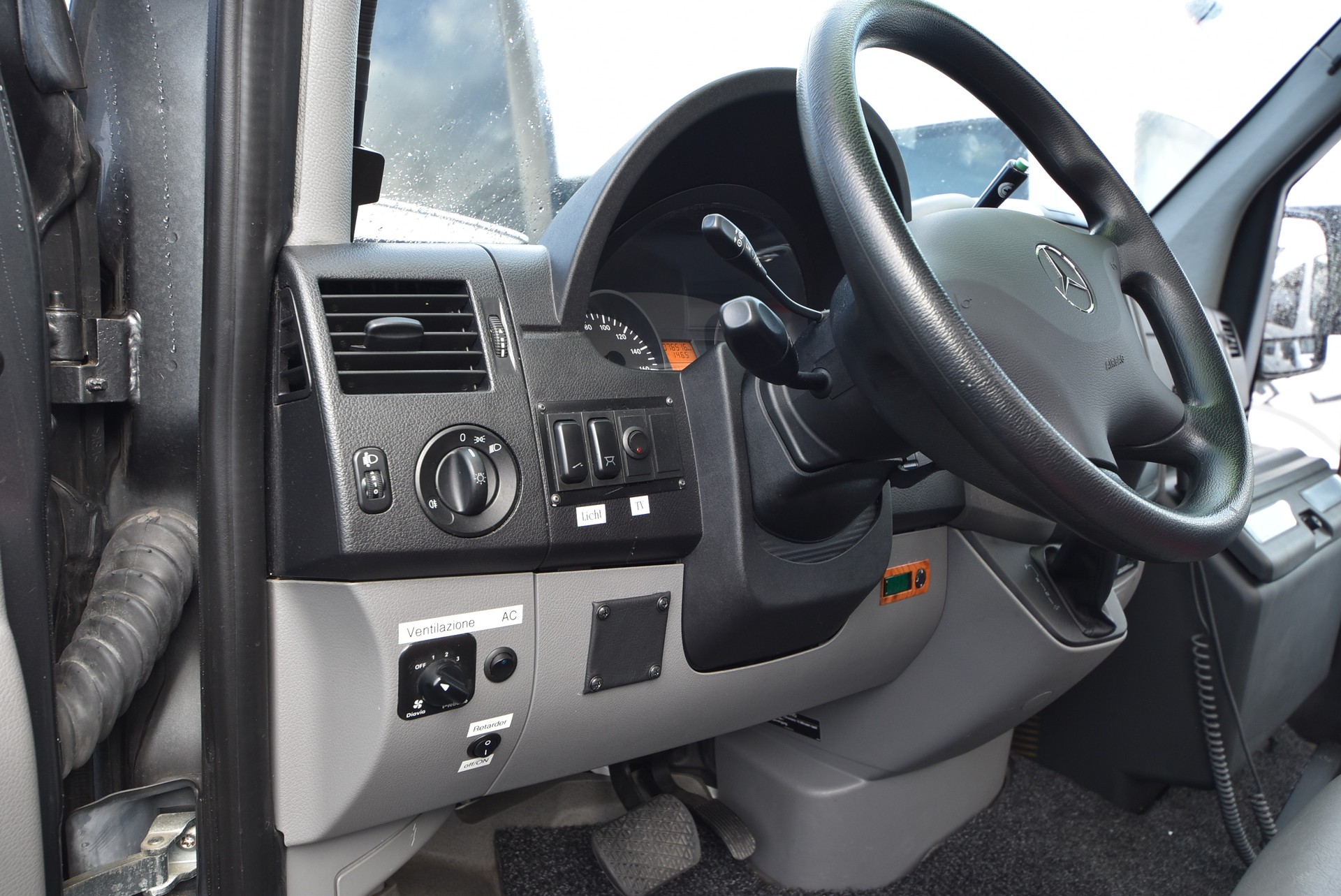 MERCEDES-BENZ Sprinter 519, Panoramique Bus (B16)-image-3