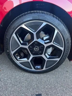 OPEL Astra 1.2i Turbo GS A-image-3