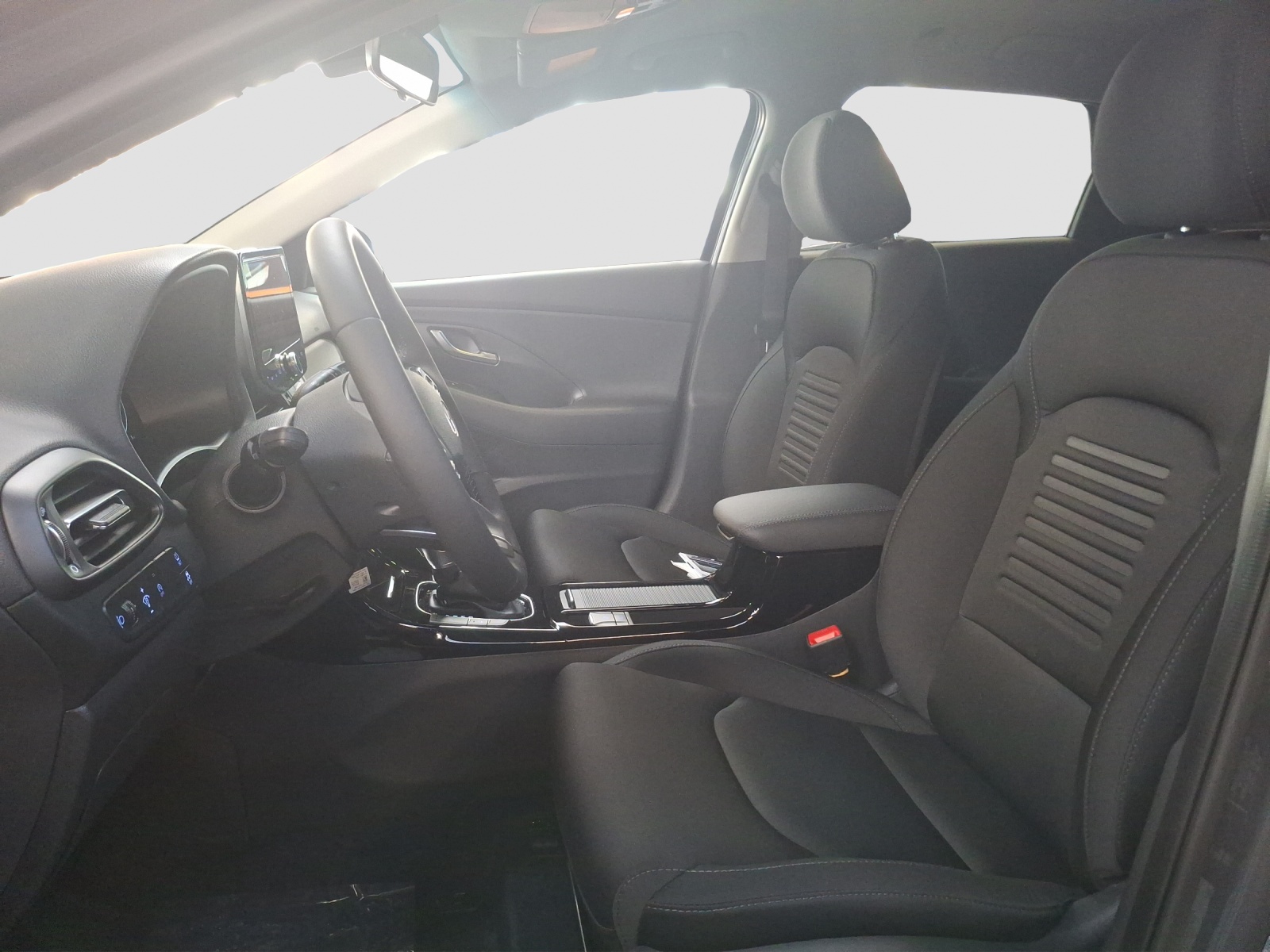 HYUNDAI i30 Wagon 1.5 T-GDi Amplia 48V MH DCT-image-8