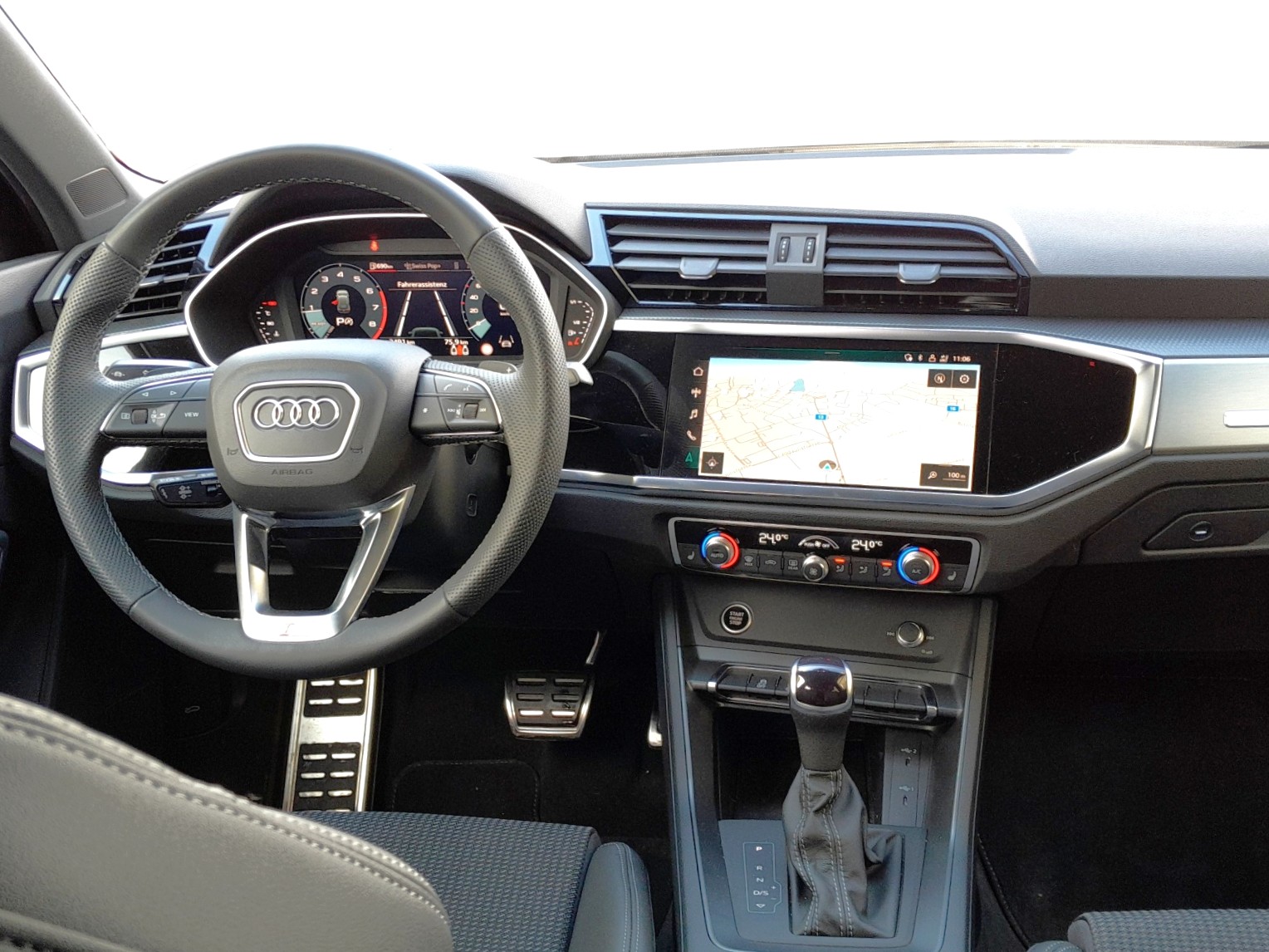 AUDI Q3 40 TFSI S line quattro S-tronic-image-7