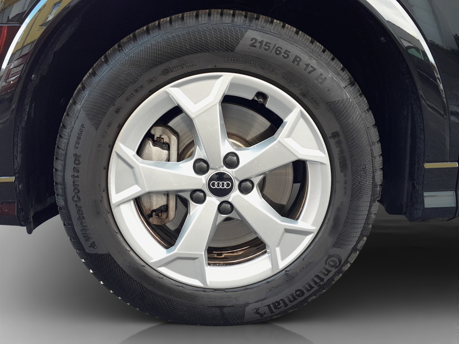 AUDI Q3 40 TFSI S line quattro S-tronic-image-9