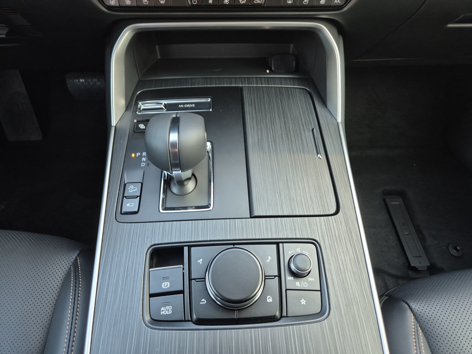MAZDA CX-60 e-SKYACTIV 8AT AWD Homura Plus-image-7