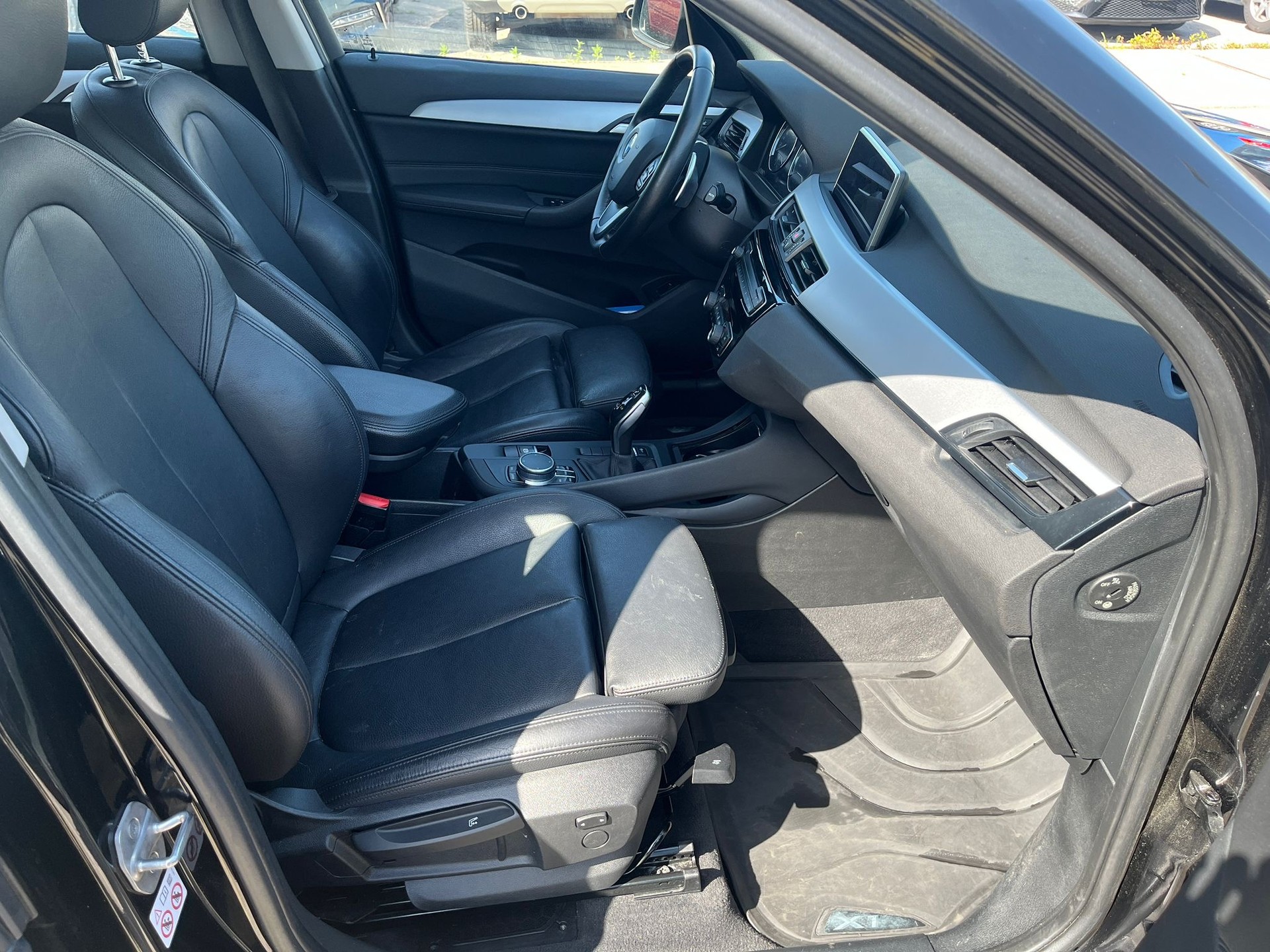 BMW X1 sDrive 18d Sport Line Steptronic-image-6