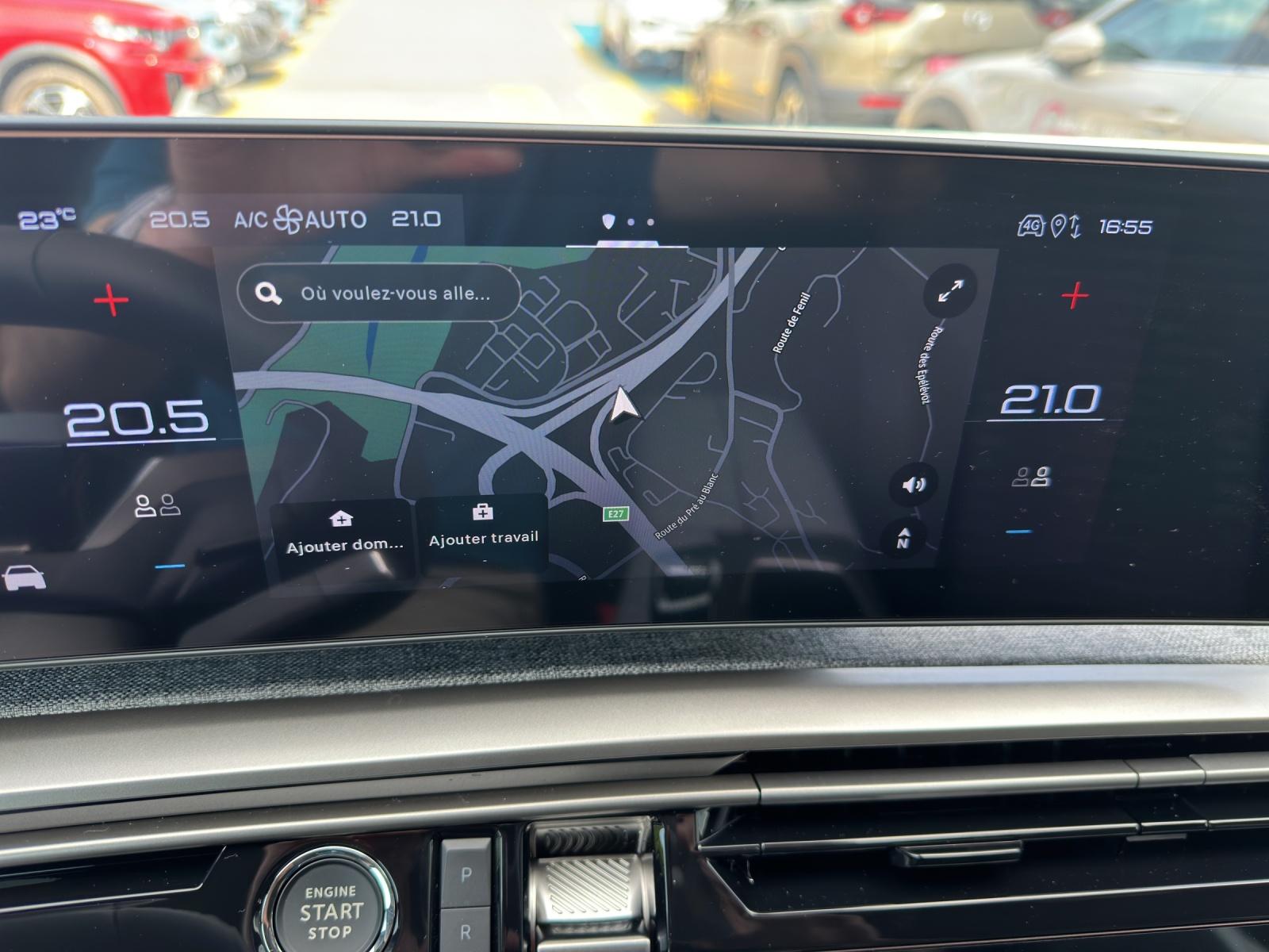 PEUGEOT 3008 1.2 Hybrid 145 Allure Premium-image-14