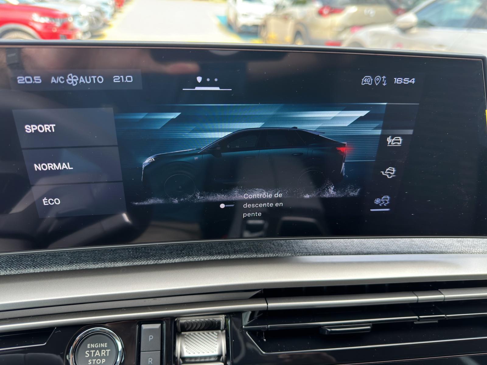 PEUGEOT 3008 1.2 Hybrid 145 Allure Premium-image-15