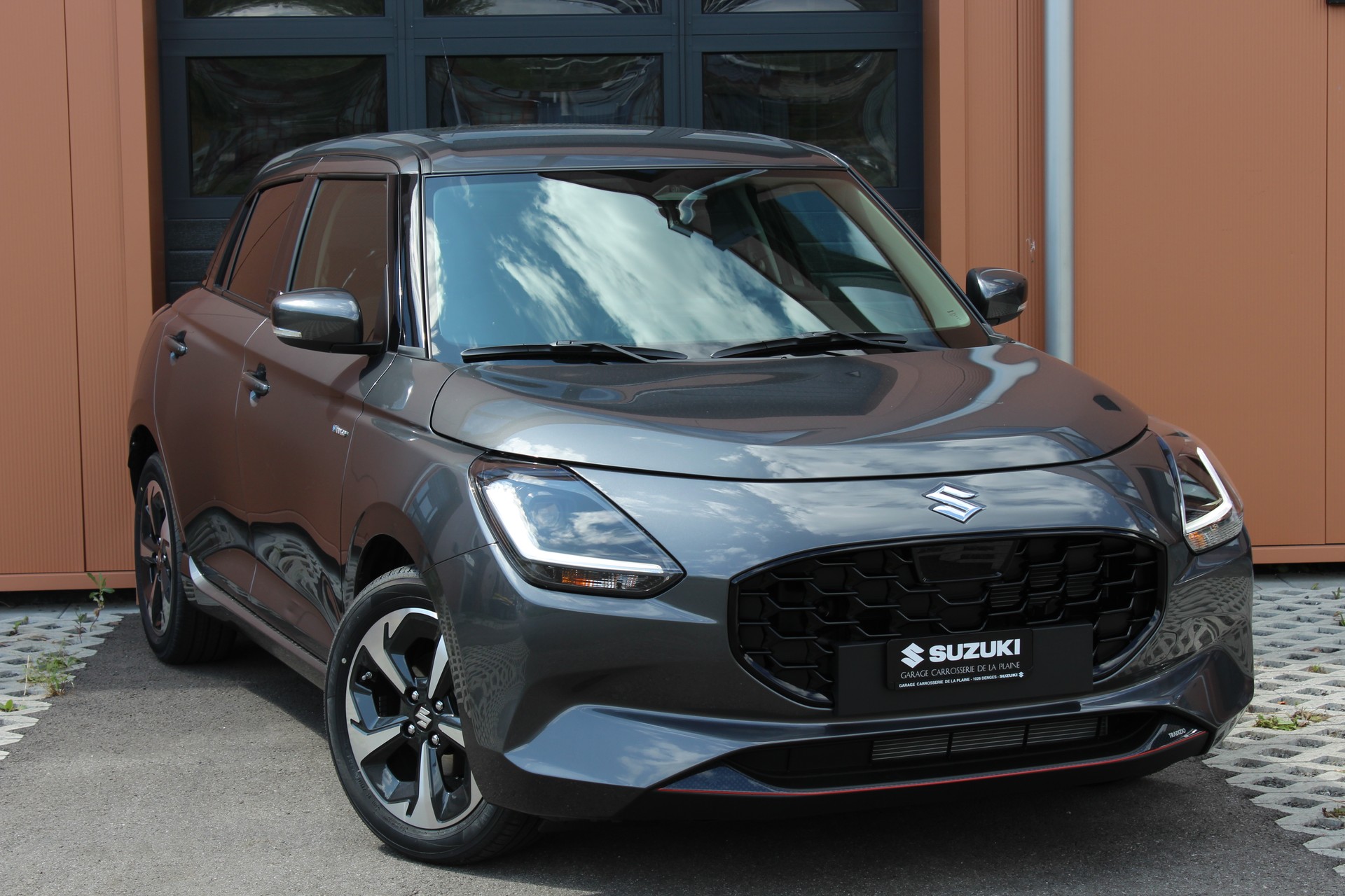 SUZUKI Swift 1.2 Compact Top Hybrid CVT - "Livrable de suite * Tempomat Adapt. * Clim Auto * GPS * Caméra * Keyless"