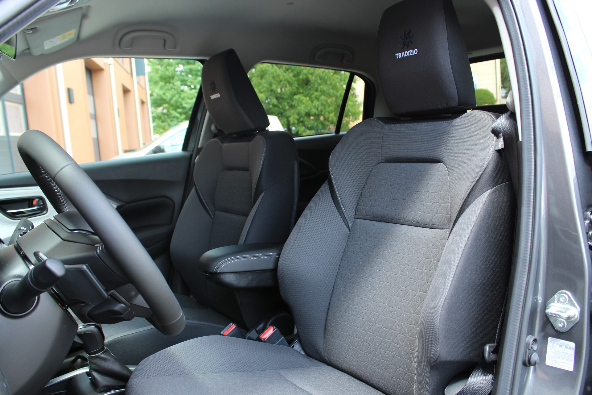 SUZUKI Swift 1.2 Compact Top Hybrid CVT - "Livrable de suite * Tempomat Adapt. * Clim Auto * GPS * Caméra * Keyless"-image-21