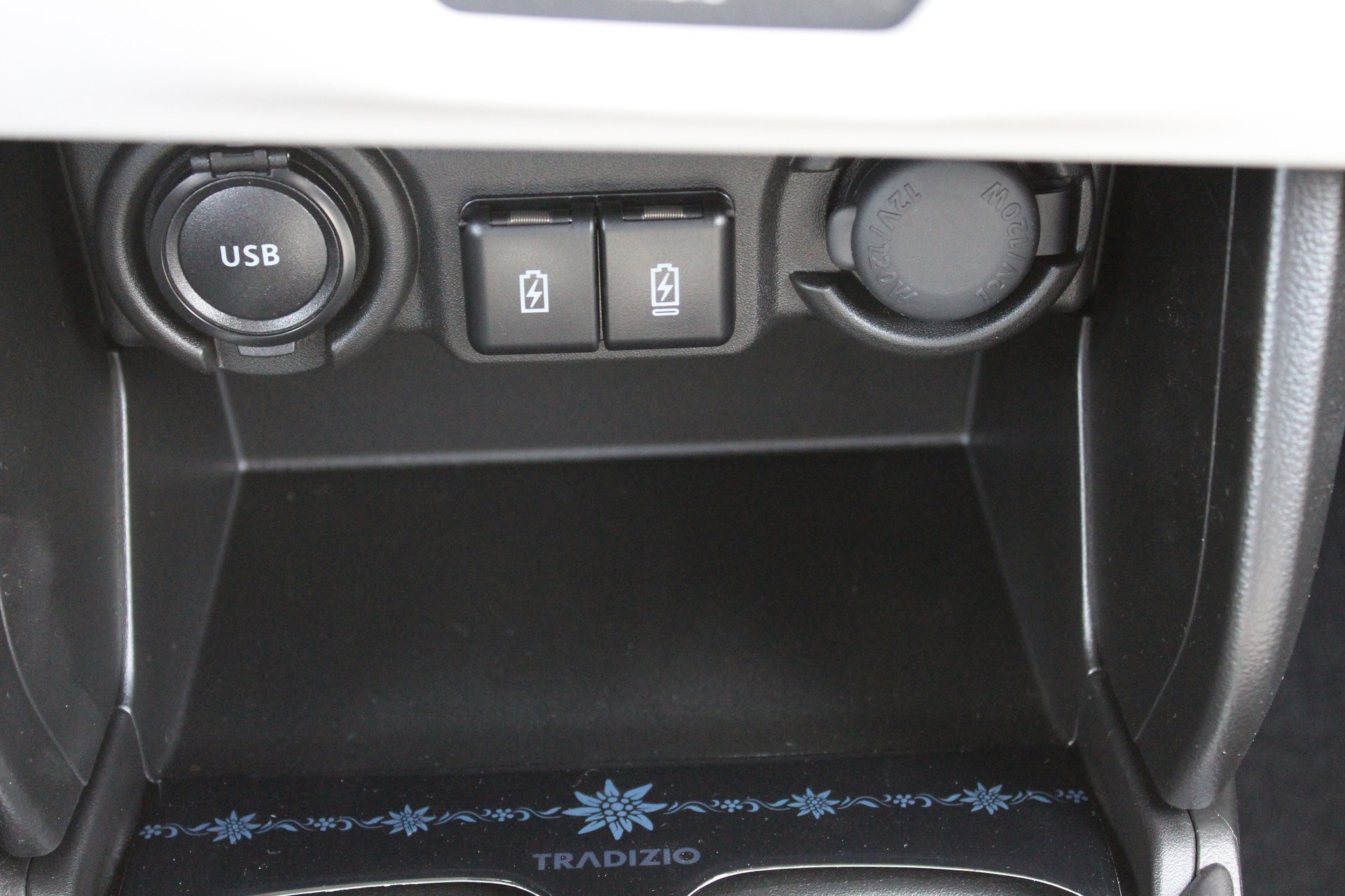 SUZUKI Swift 1.2 Compact Top Hybrid CVT - "Livrable de suite * Tempomat Adapt. * Clim Auto * GPS * Caméra * Keyless"-image-17