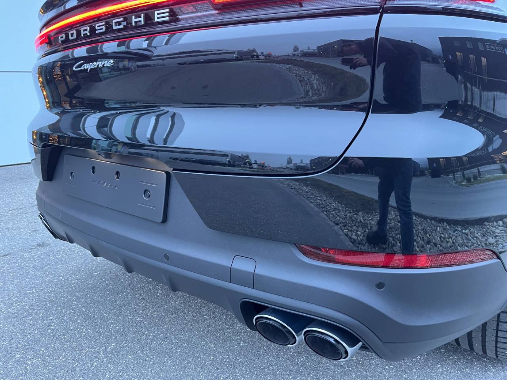 PORSCHE Cayenne E-Hybrid Coupé-image-11
