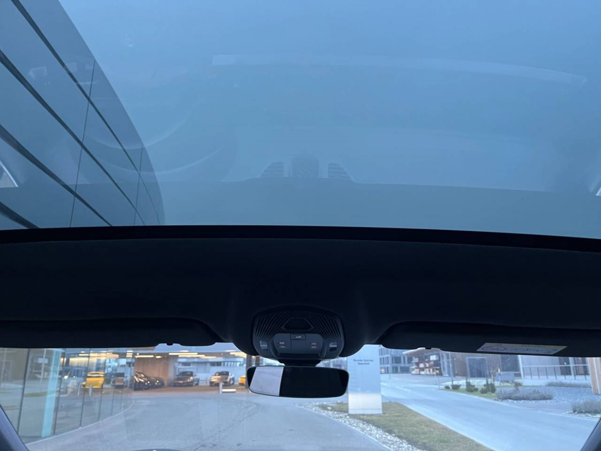 PORSCHE Cayenne E-Hybrid Coupé-image-23