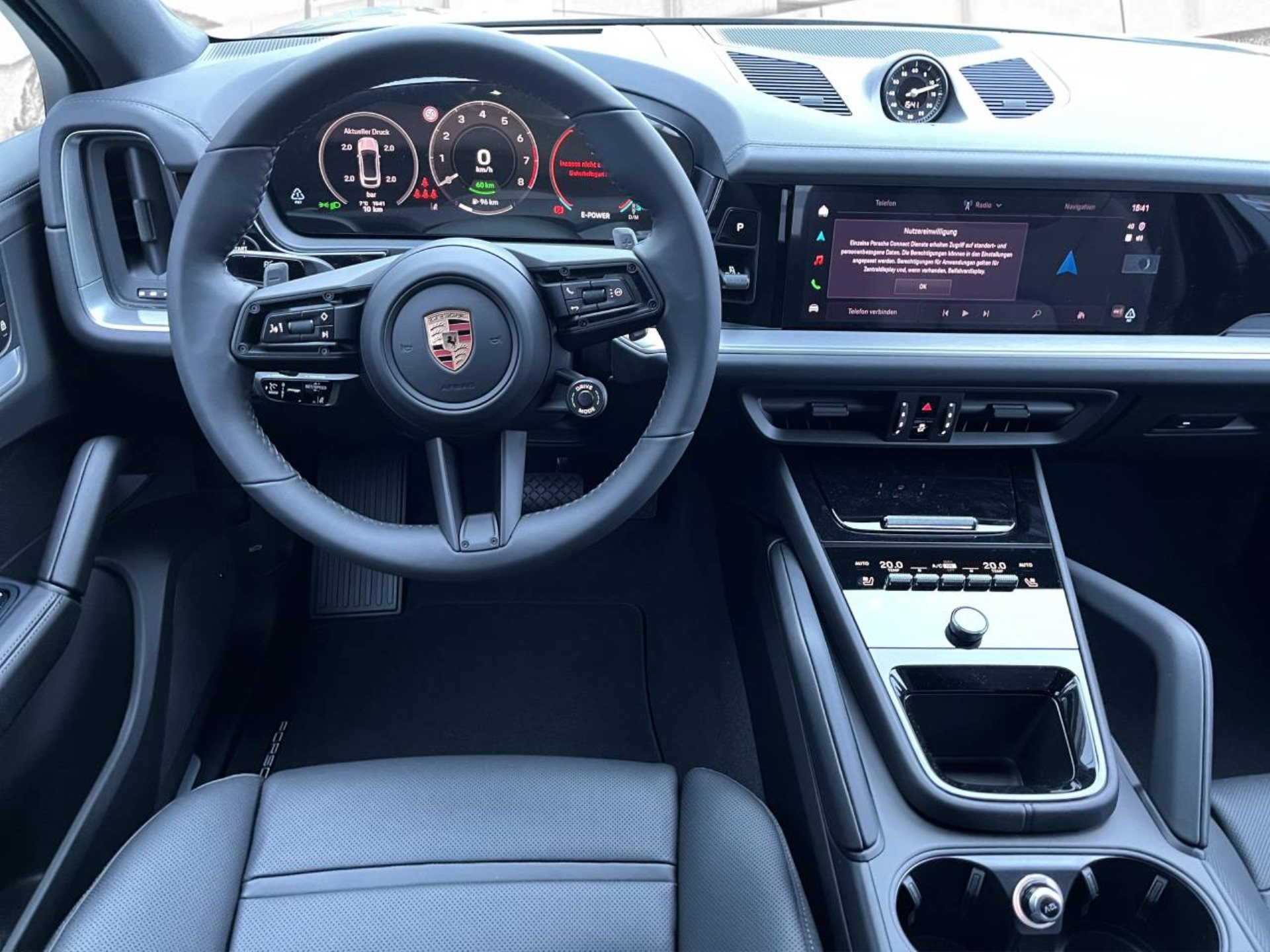 PORSCHE Cayenne E-Hybrid Coupé-image-4