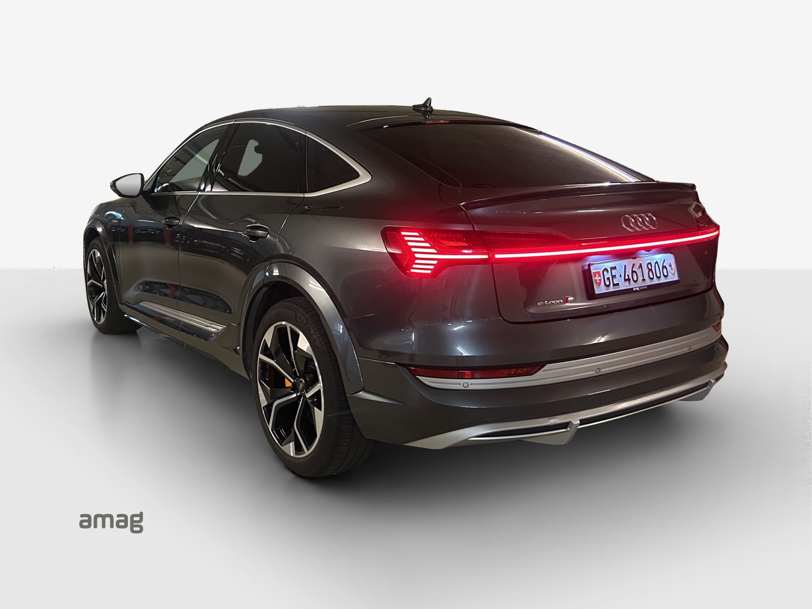 AUDI e-tron S Sportback quattro-image-2