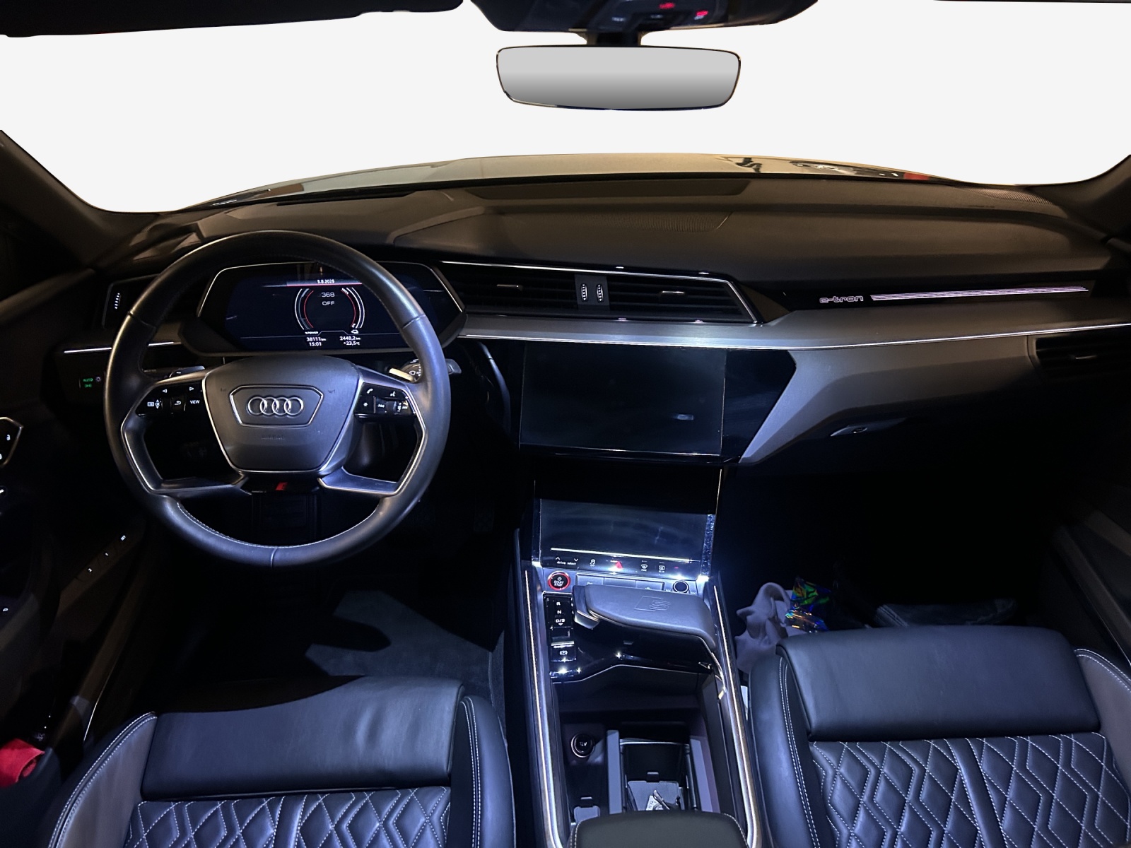 AUDI e-tron S Sportback quattro-image-8