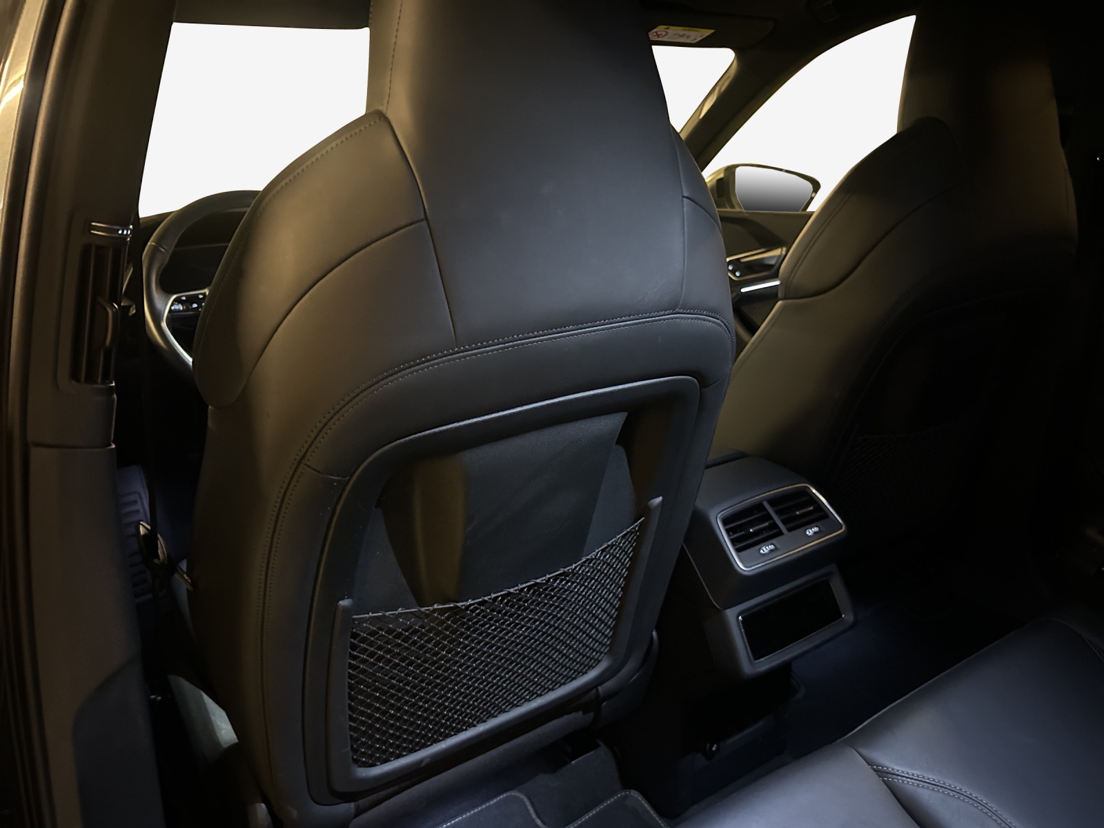 AUDI e-tron S Sportback quattro-image-11