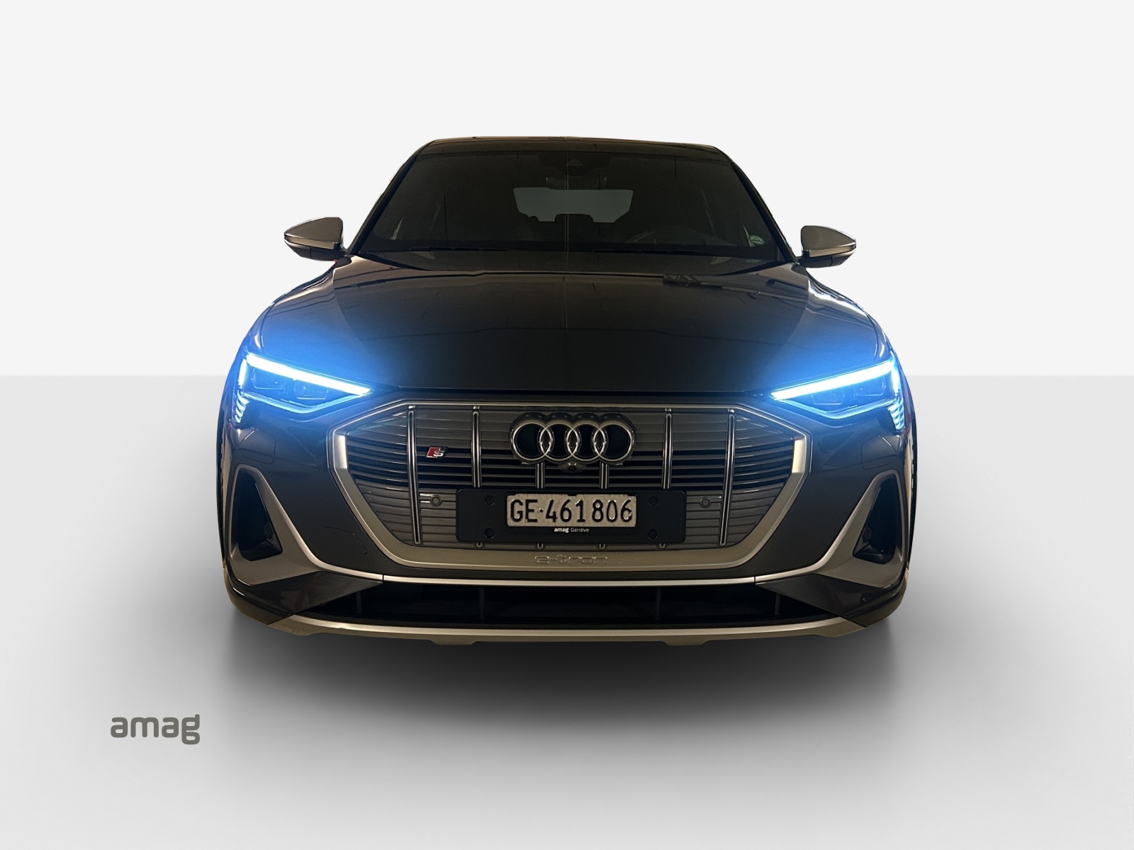 AUDI e-tron S Sportback quattro-image-6