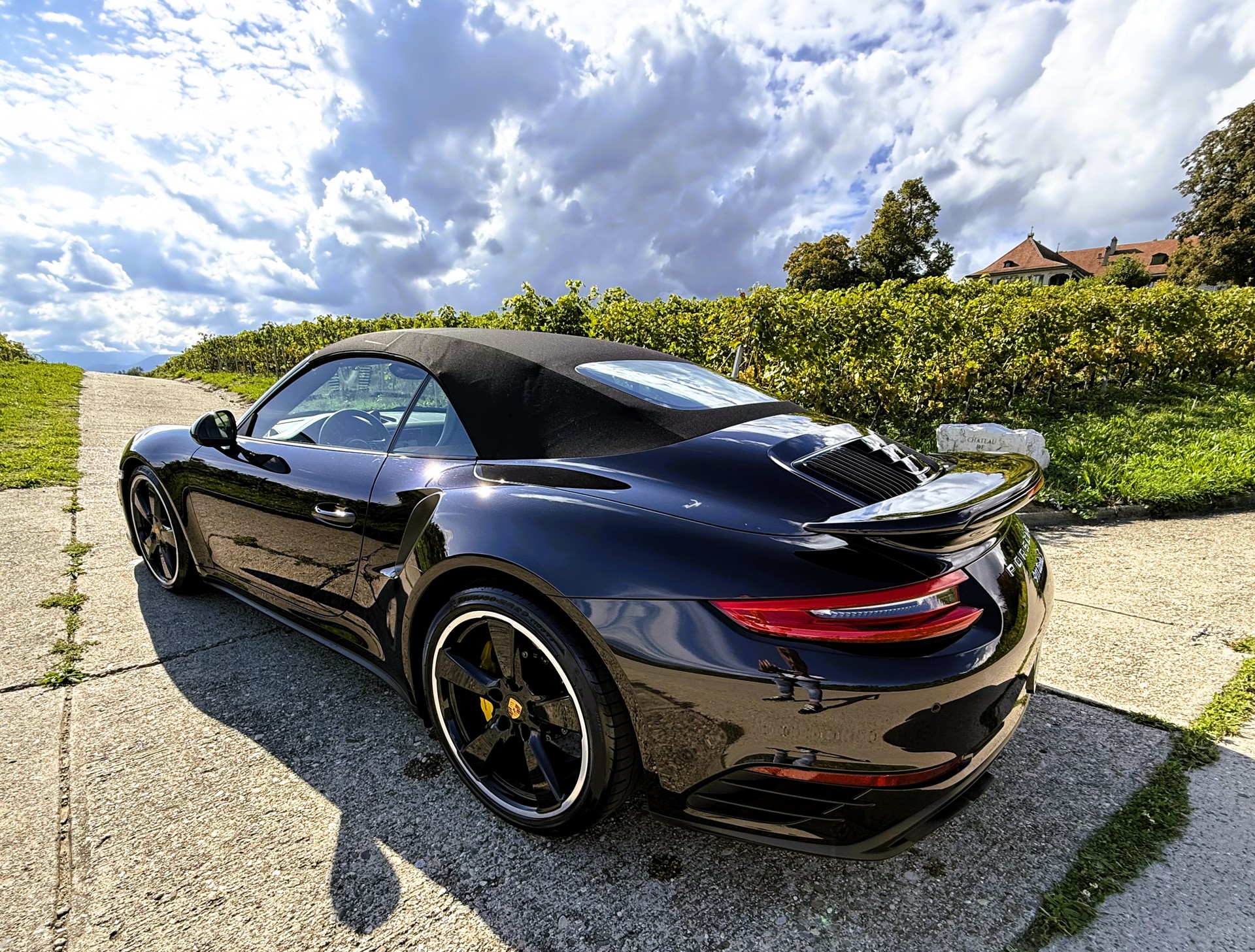 PORSCHE 911 Turbo S Cabrio PDK-image-11