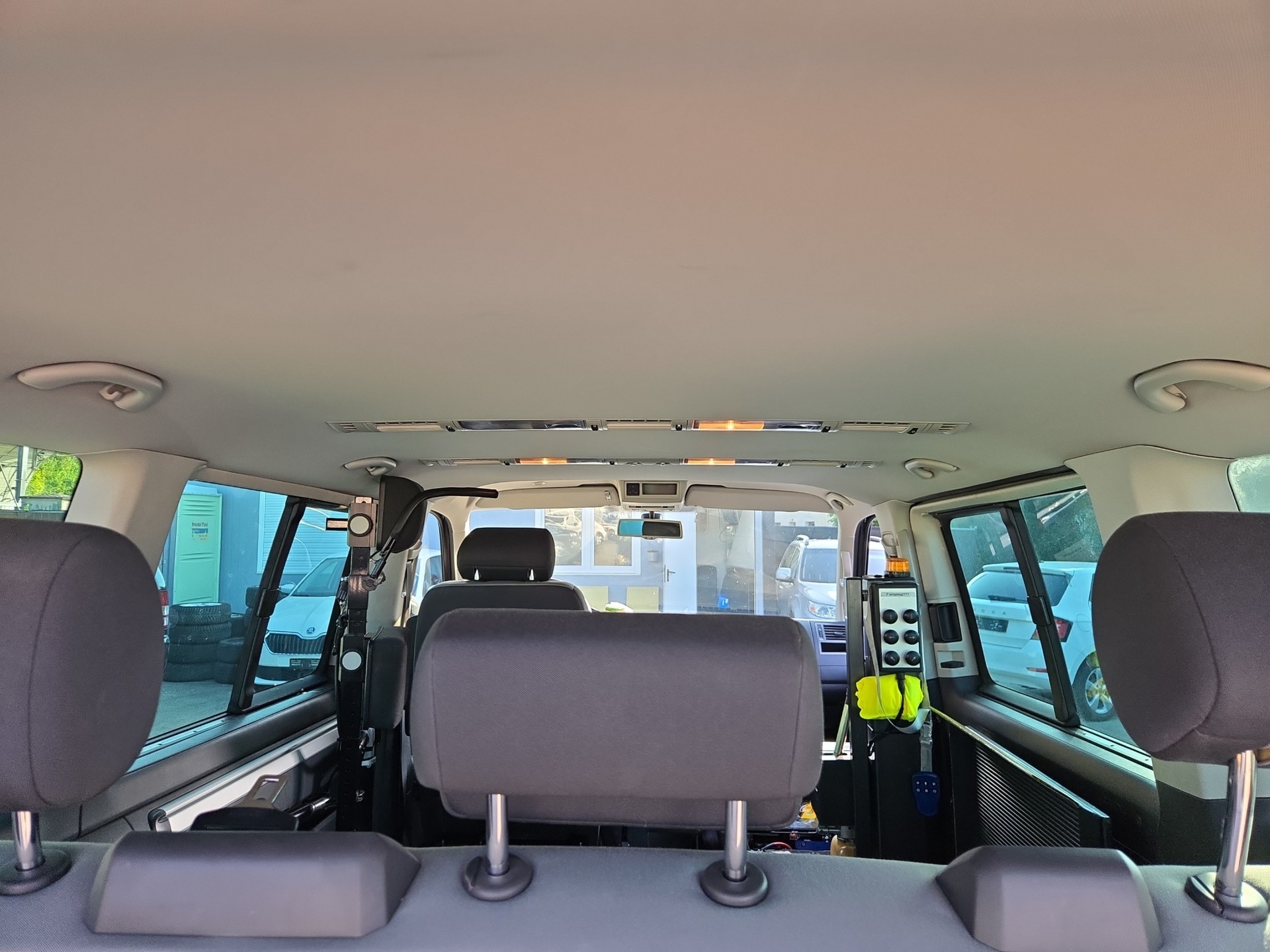 VW T5 Multivan 2.0 TDI CR Startline DSG-image-3
