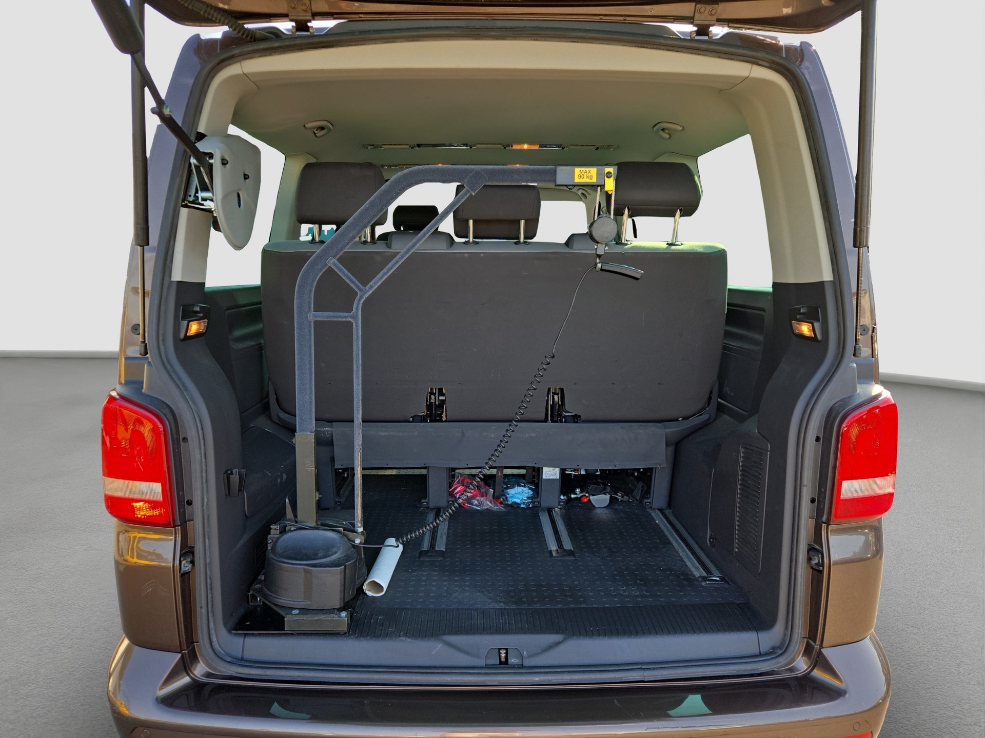 VW T5 Multivan 2.0 TDI CR Startline DSG-image-0