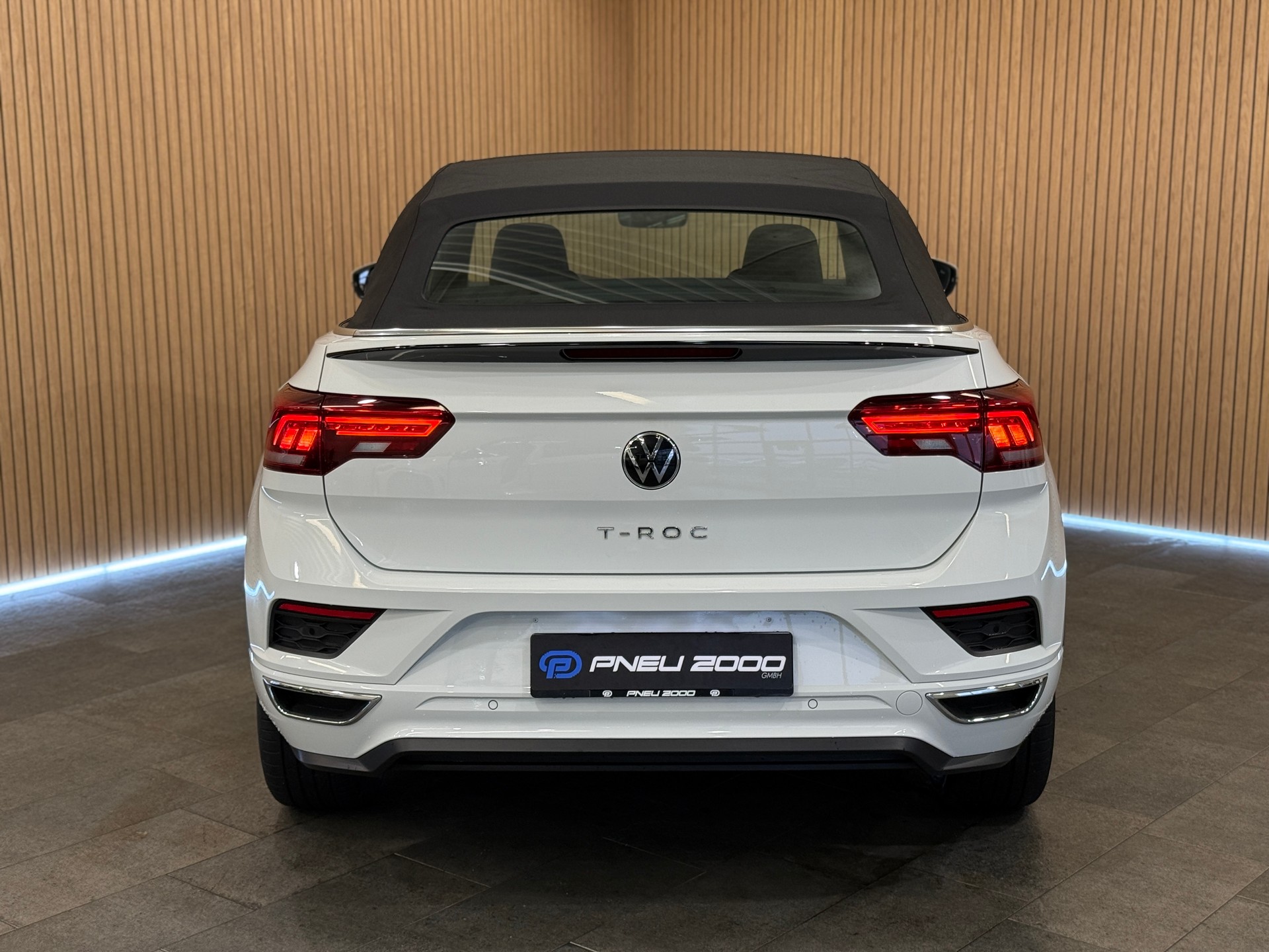 VW T-Roc Cabriolet 1.5 TSI EVO R-Line DSG-image-3