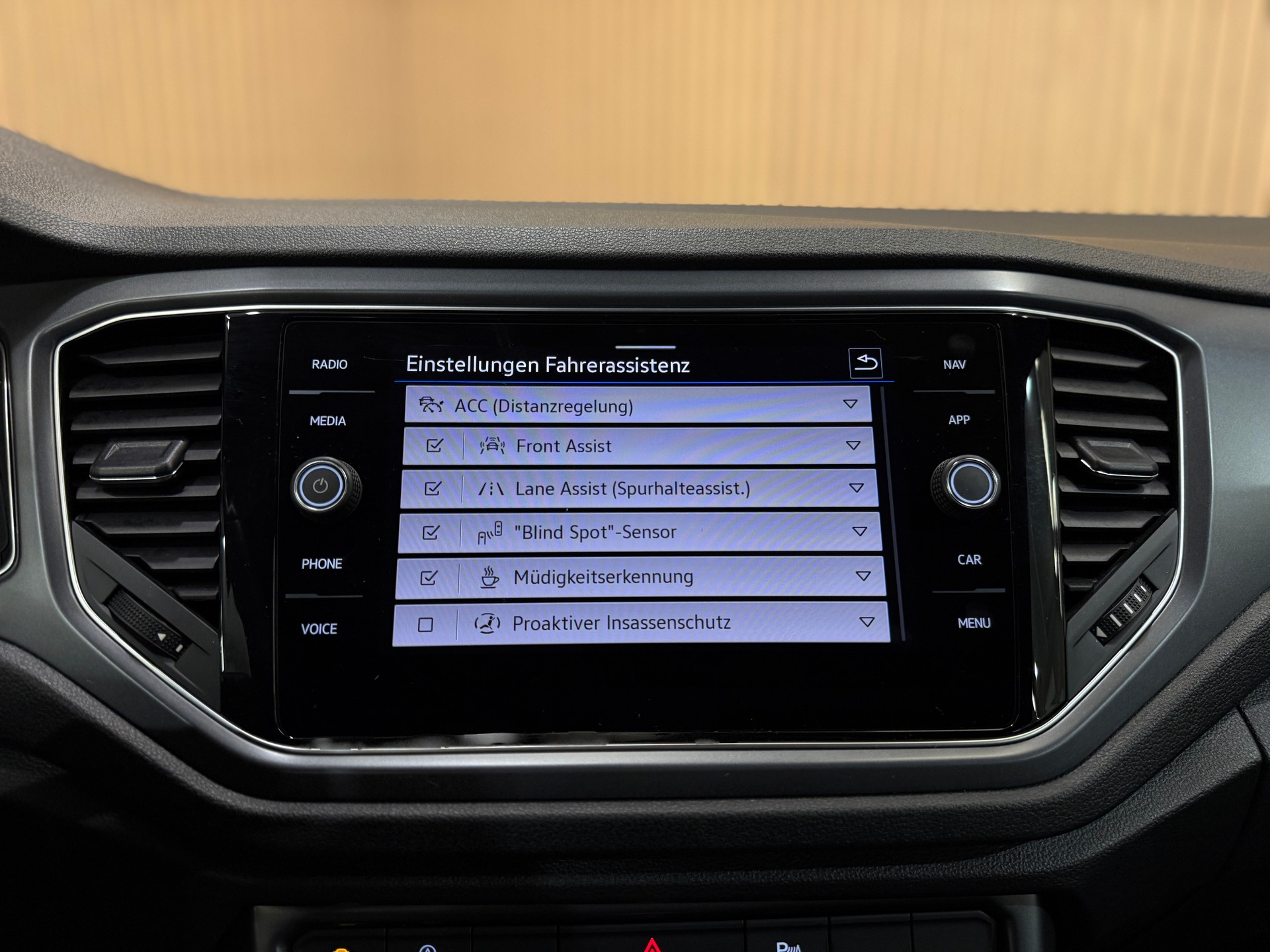 VW T-Roc Cabriolet 1.5 TSI EVO R-Line DSG-image-12