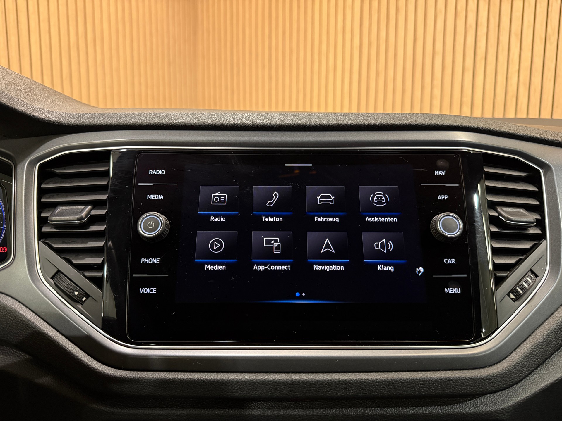 VW T-Roc Cabriolet 1.5 TSI EVO R-Line DSG-image-11