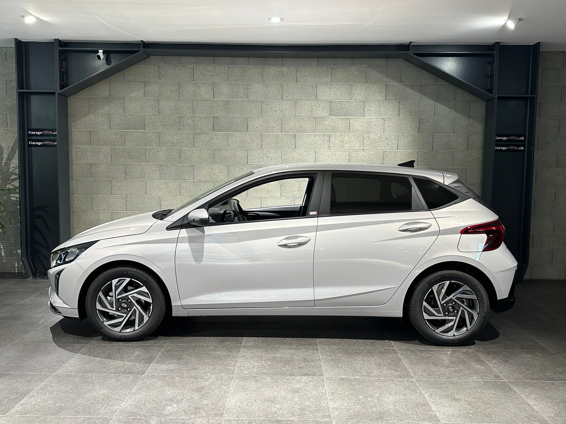 HYUNDAI i20 1.0 T-GDi Amplia DCT