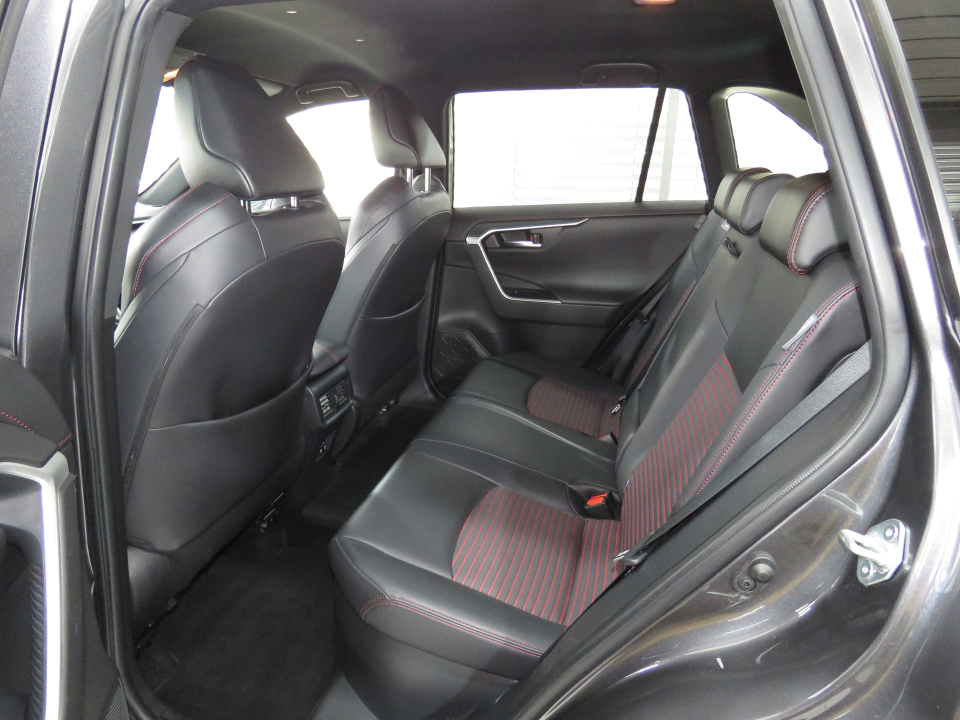 SUZUKI Across 2.5 Plug-in-Hybrid Compact Top E-CVT (Automat)-image-8
