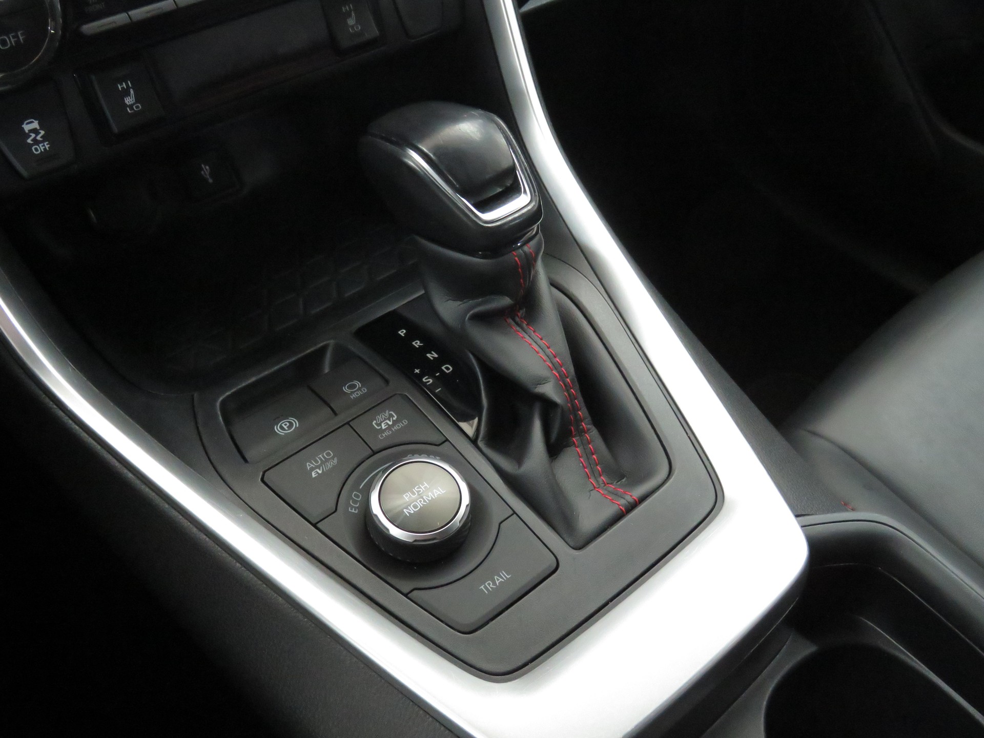 SUZUKI Across 2.5 Plug-in-Hybrid Compact Top E-CVT (Automat)-image-14