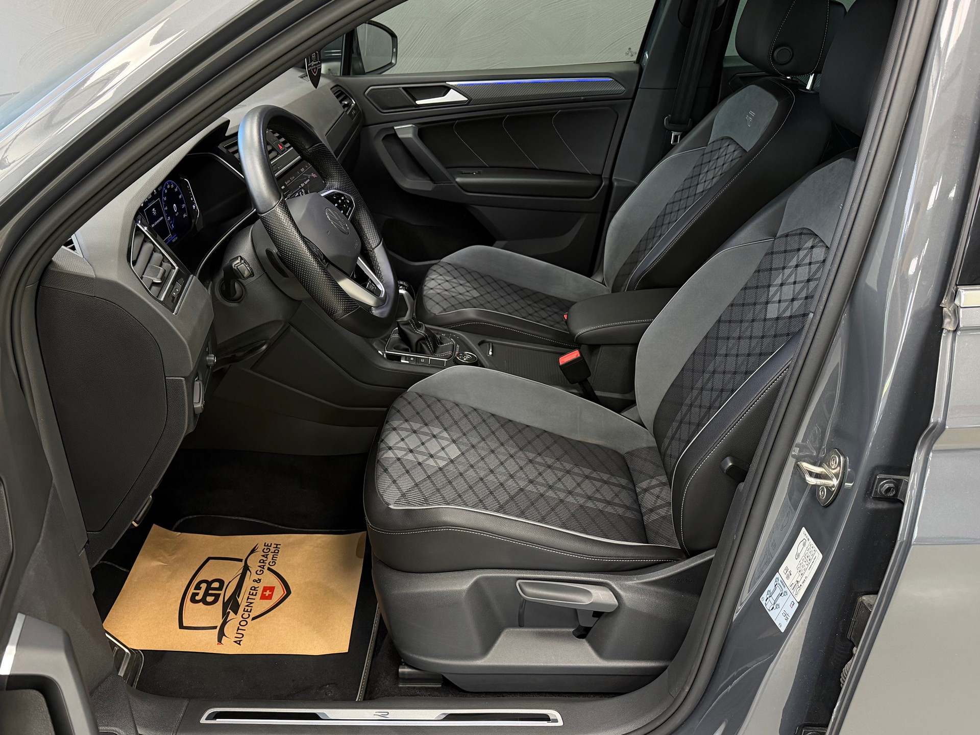 VW Tiguan 2.0TSI R-Line 4Motion DSG-image-10