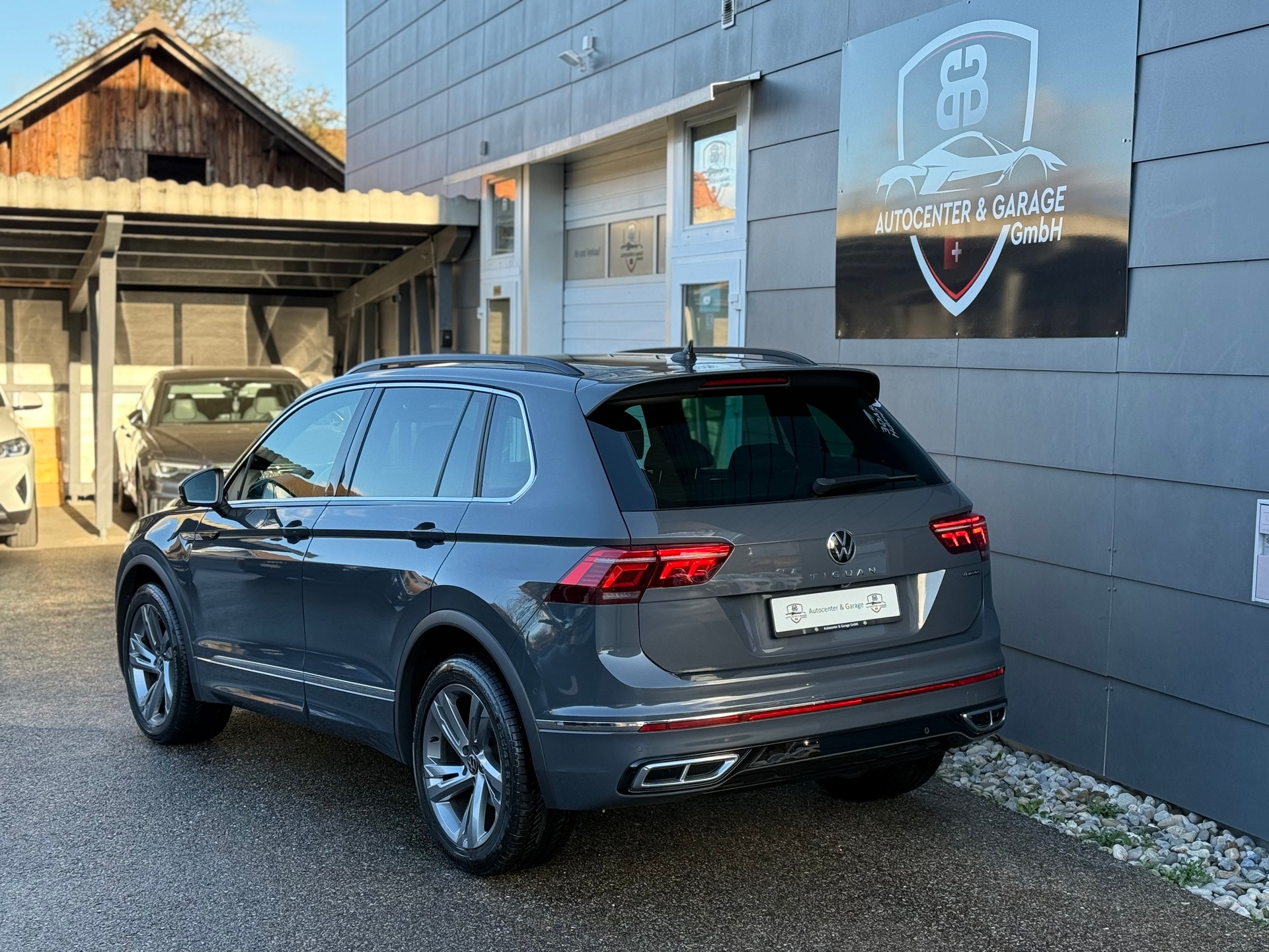 VW Tiguan 2.0TSI R-Line 4Motion DSG-image-5