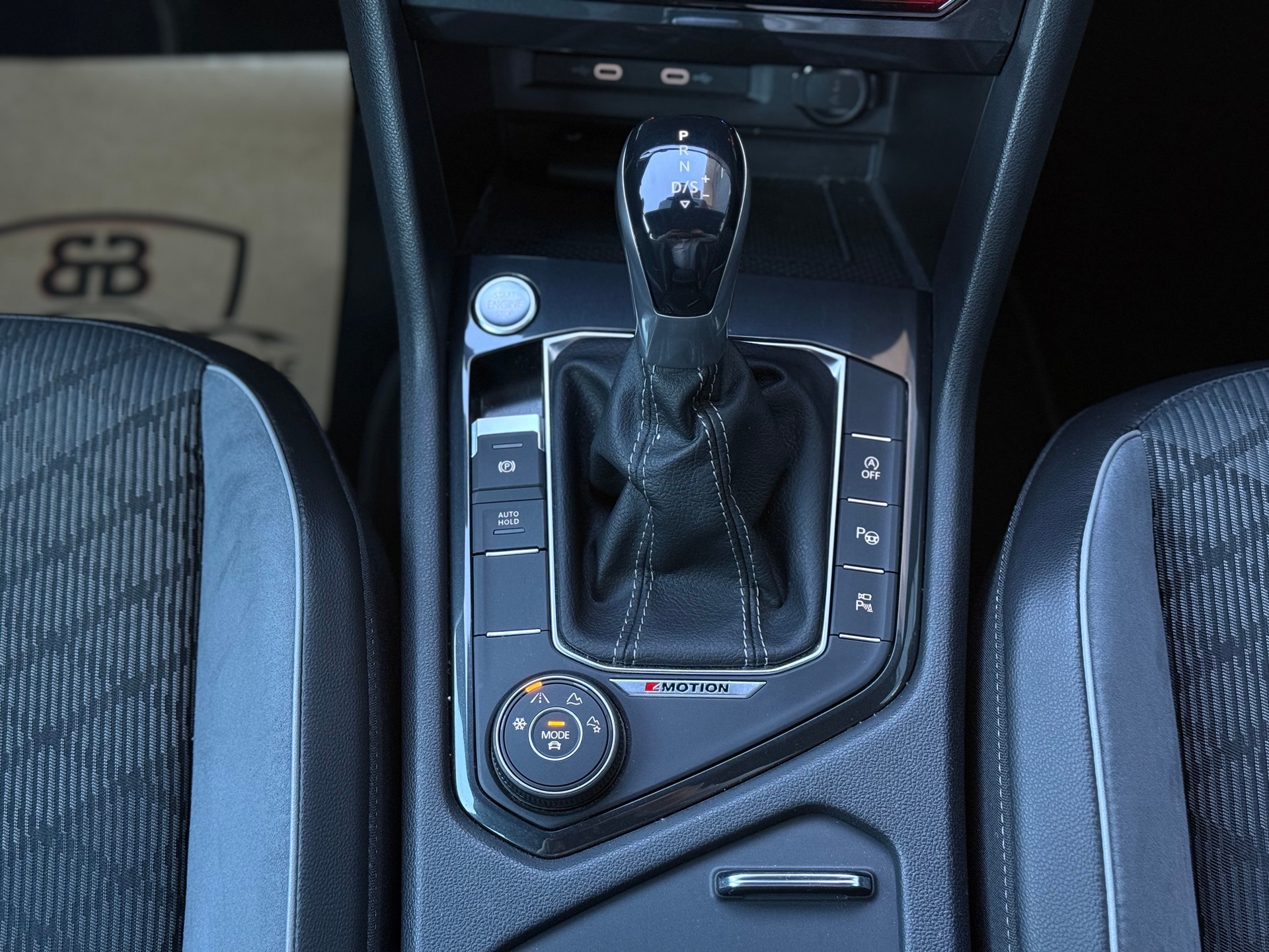 VW Tiguan 2.0TSI R-Line 4Motion DSG-image-13
