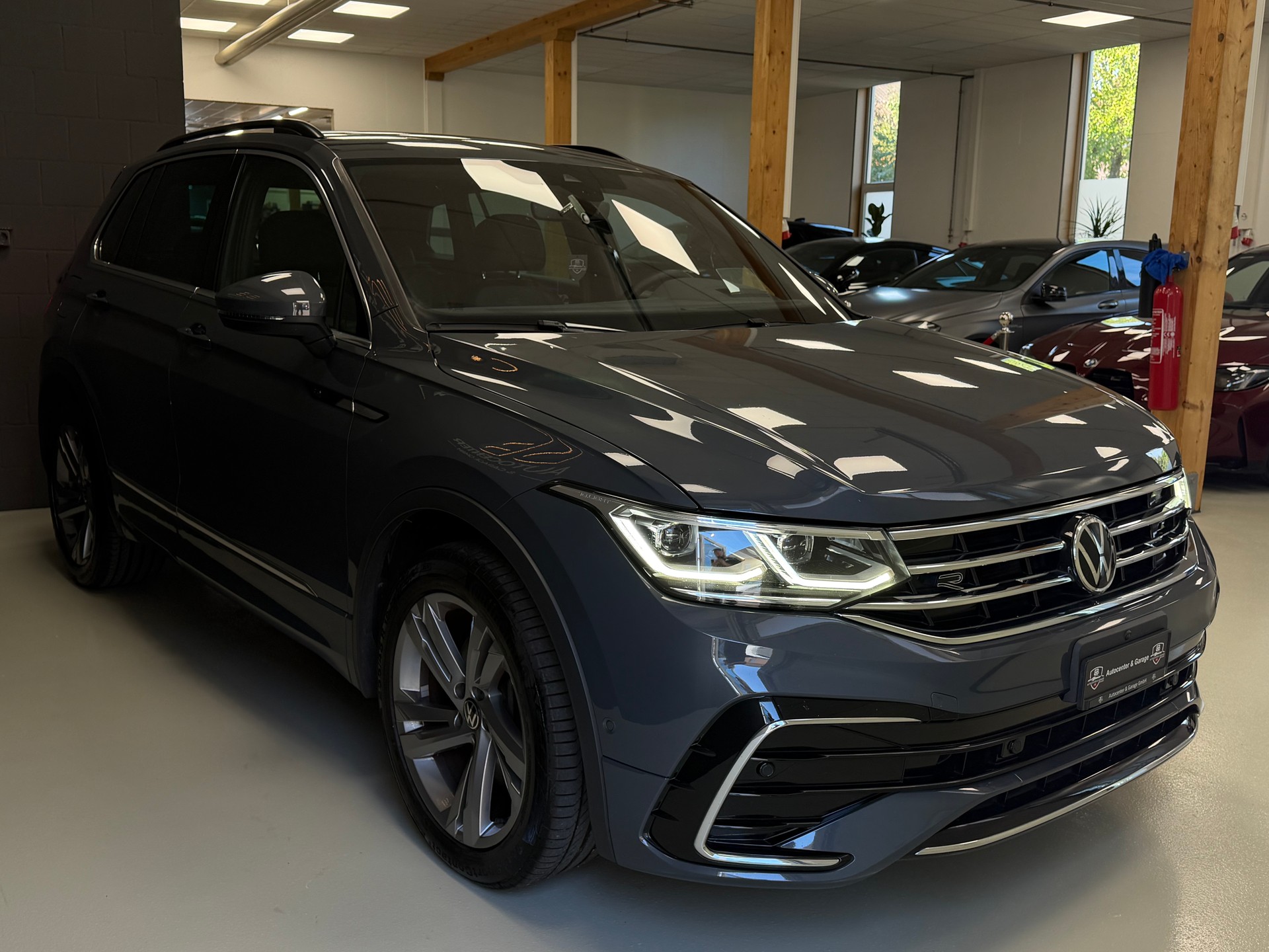 VW Tiguan 2.0TSI R-Line 4Motion DSG-image-6