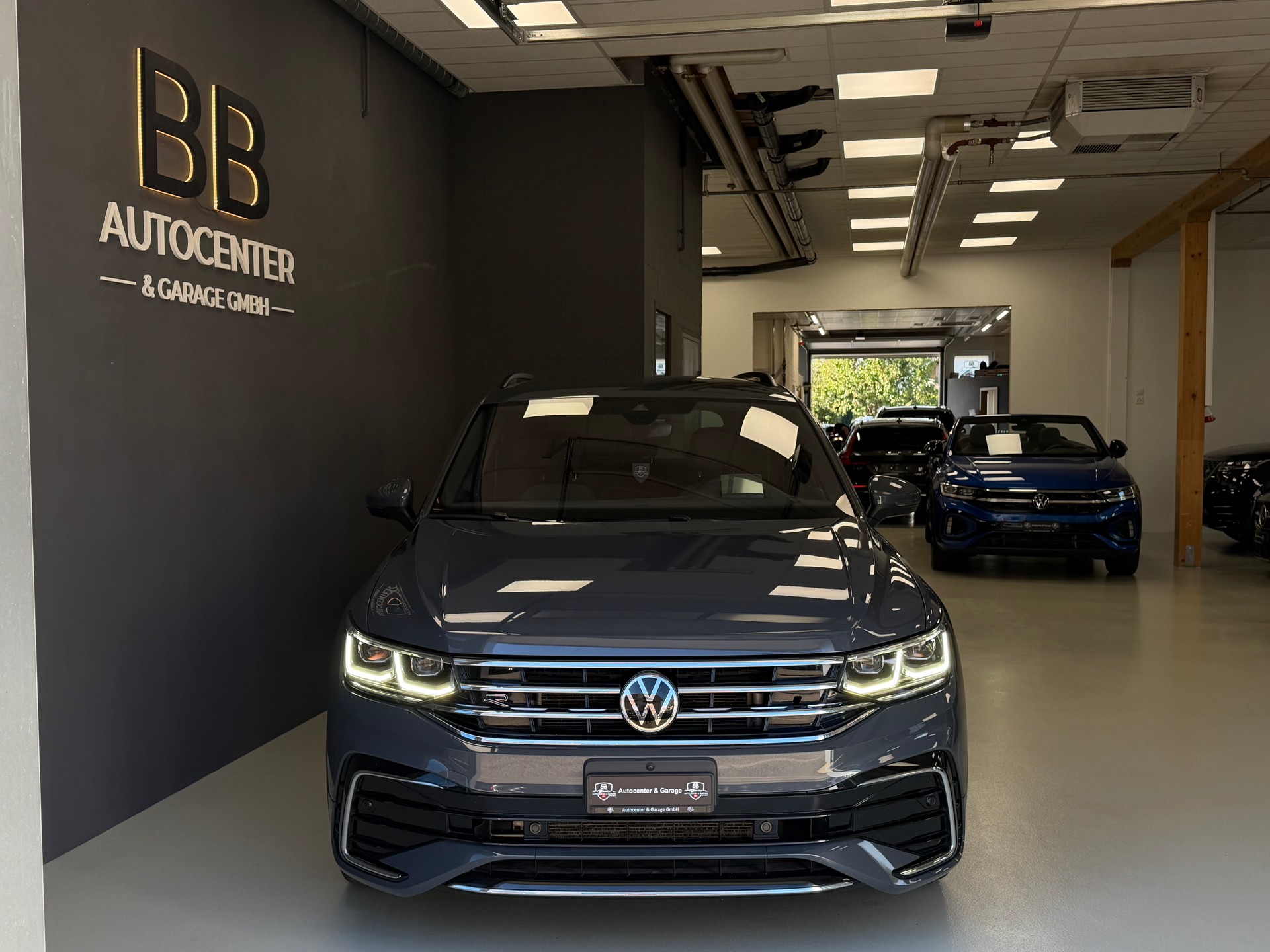 VW Tiguan 2.0TSI R-Line 4Motion DSG-image-7