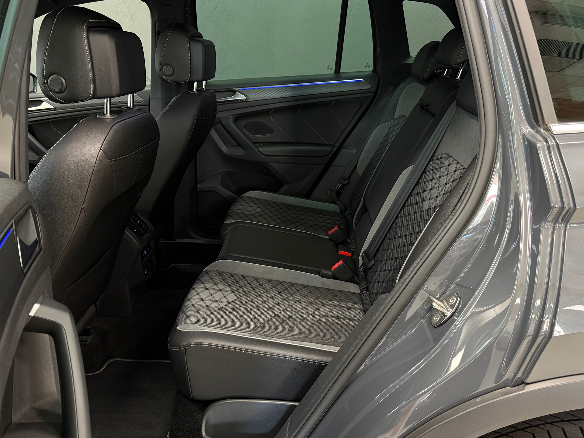 VW Tiguan 2.0TSI R-Line 4Motion DSG-image-13