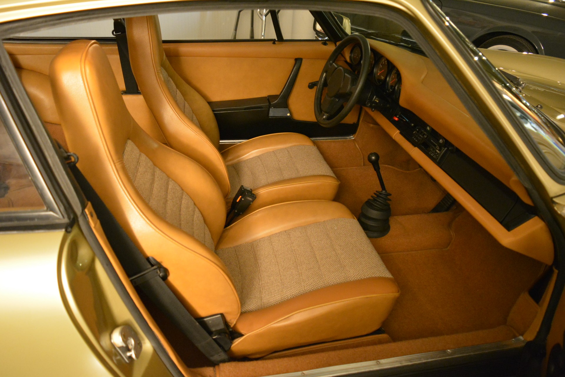 PORSCHE 911 2.7-image-9