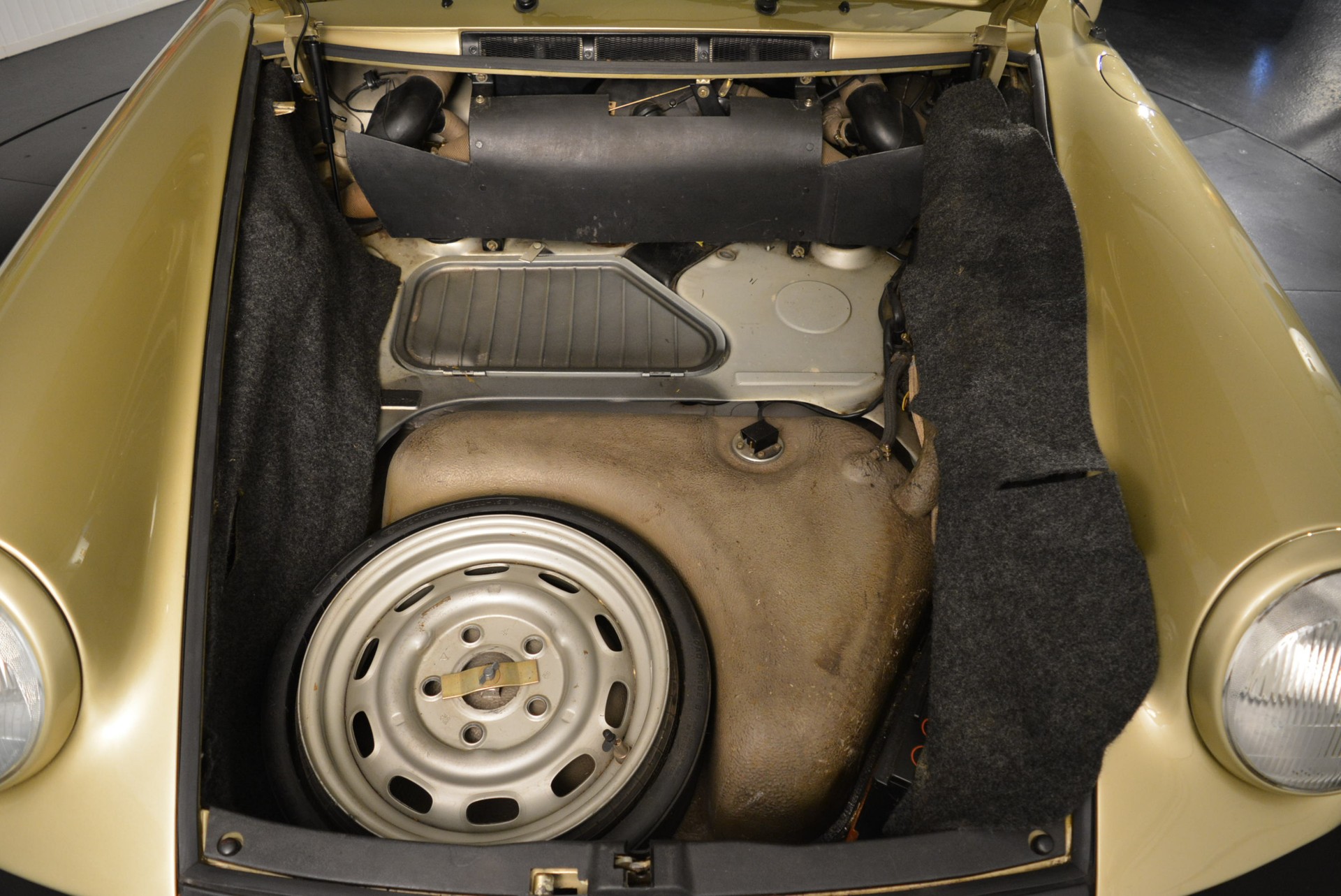 PORSCHE 911 2.7-image-13