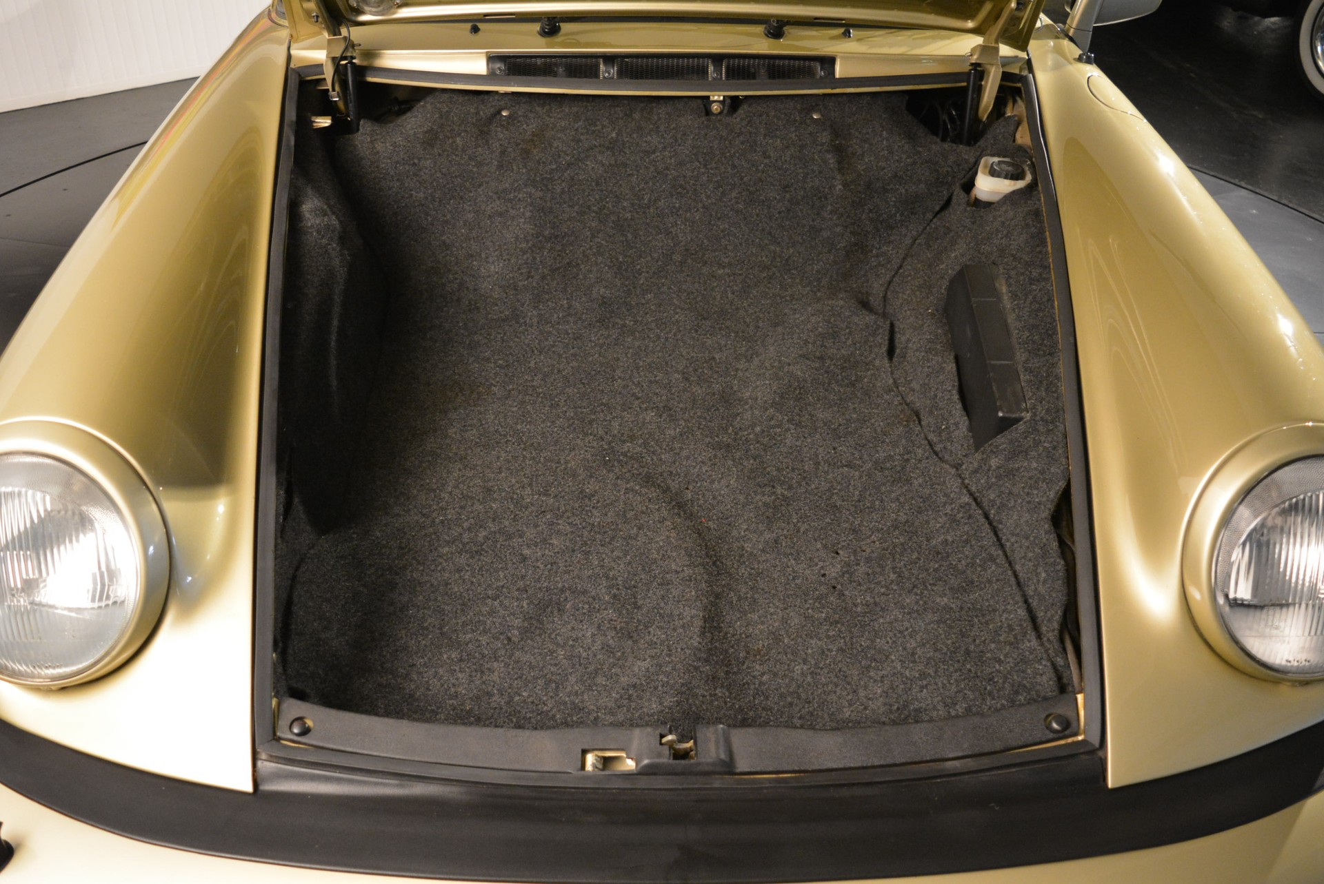 PORSCHE 911 2.7-image-12