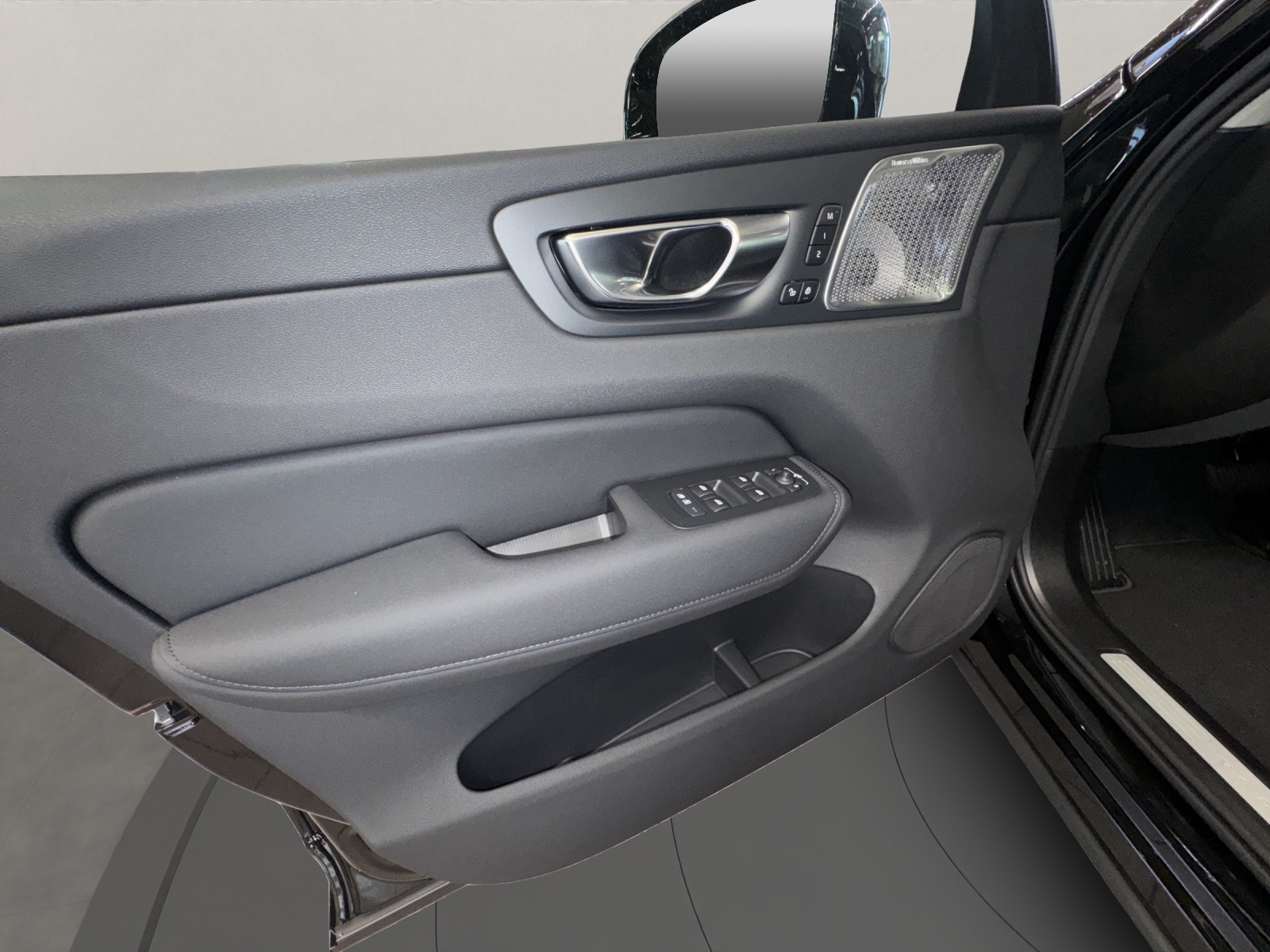 VOLVO XC60 2.0 T6 TE Ultra Dark eAWD-image-10