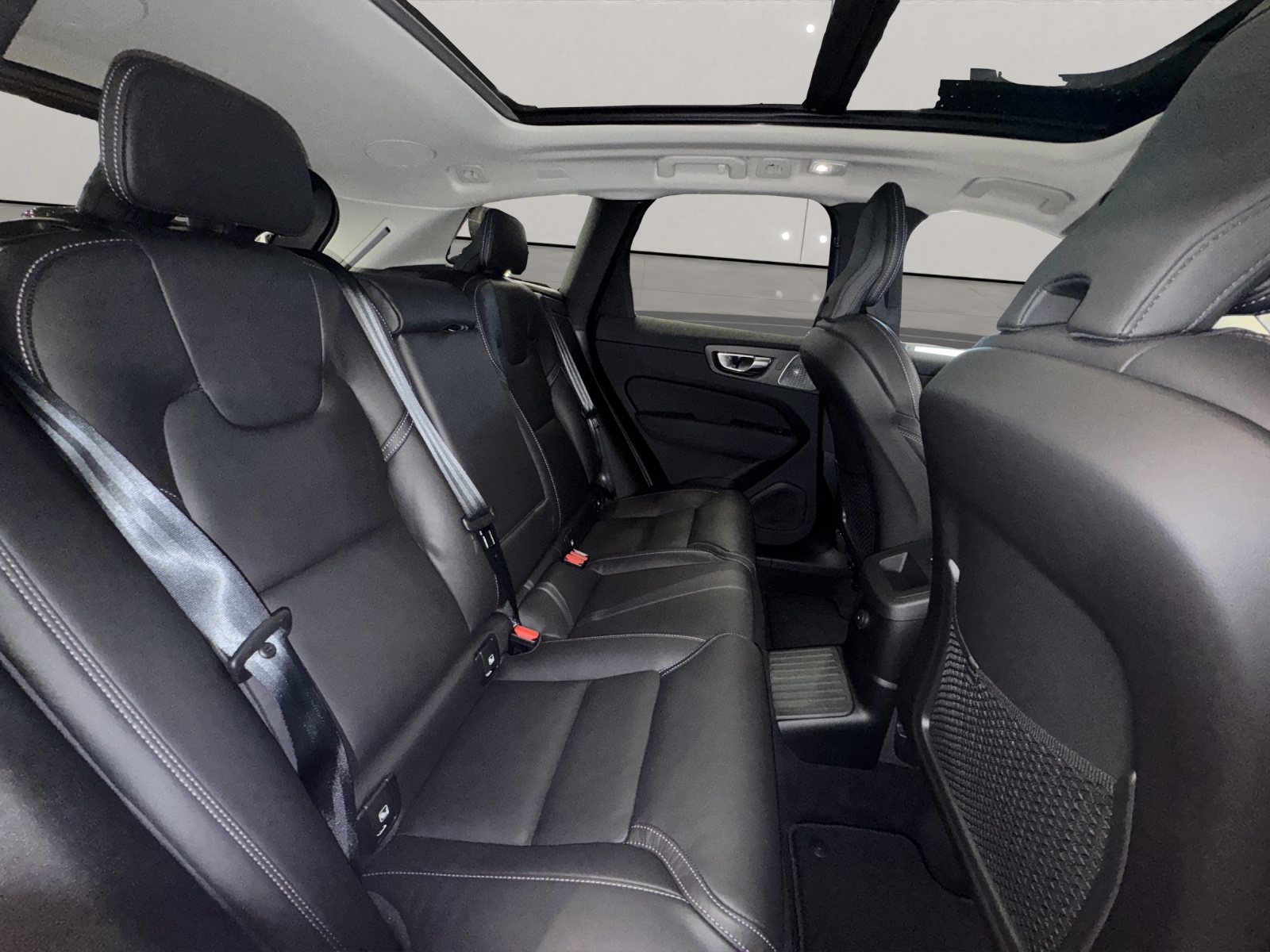 VOLVO XC60 2.0 T6 TE Ultra Dark eAWD-image-11