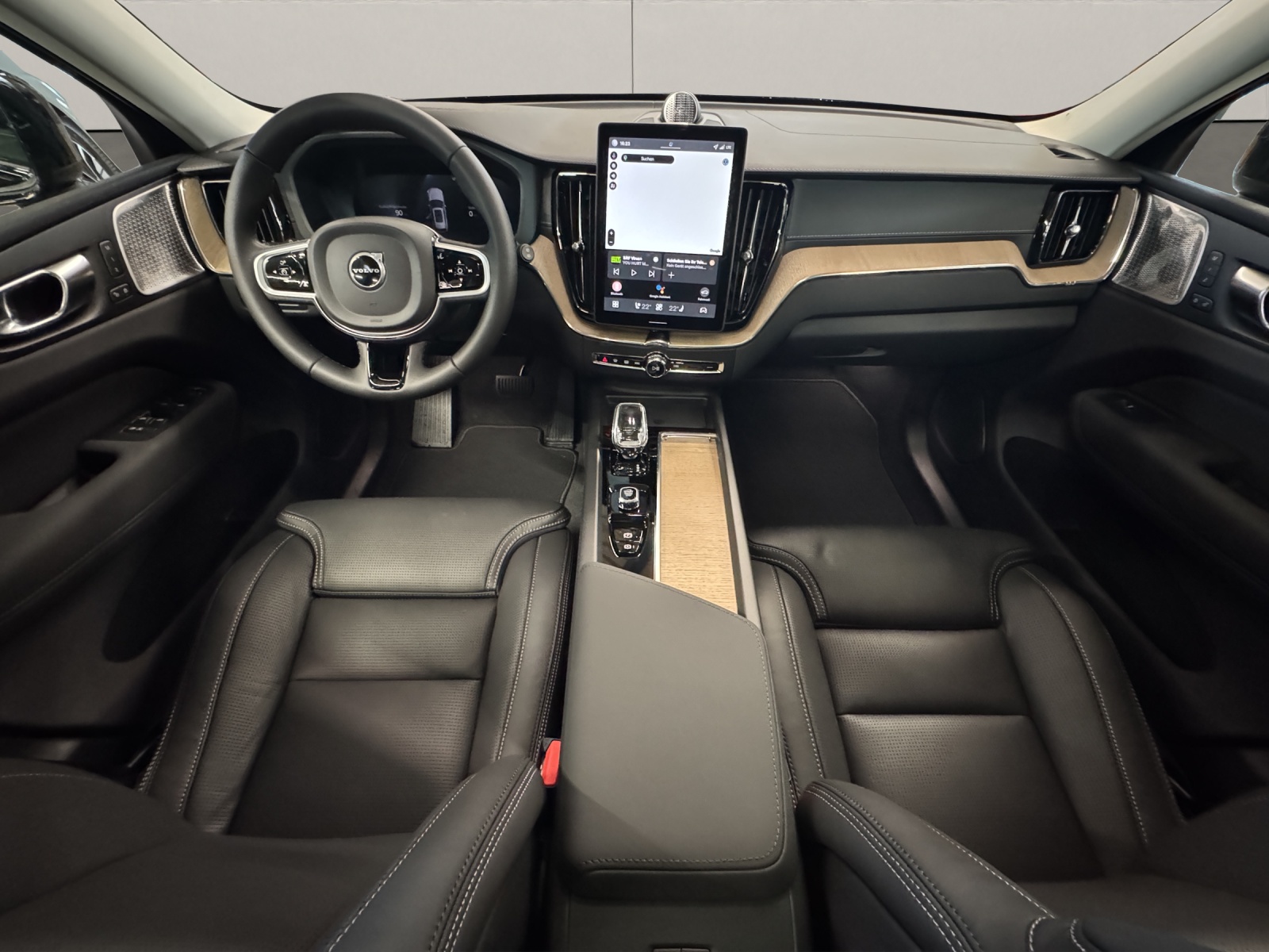 VOLVO XC60 2.0 T6 TE Ultra Dark eAWD-image-13