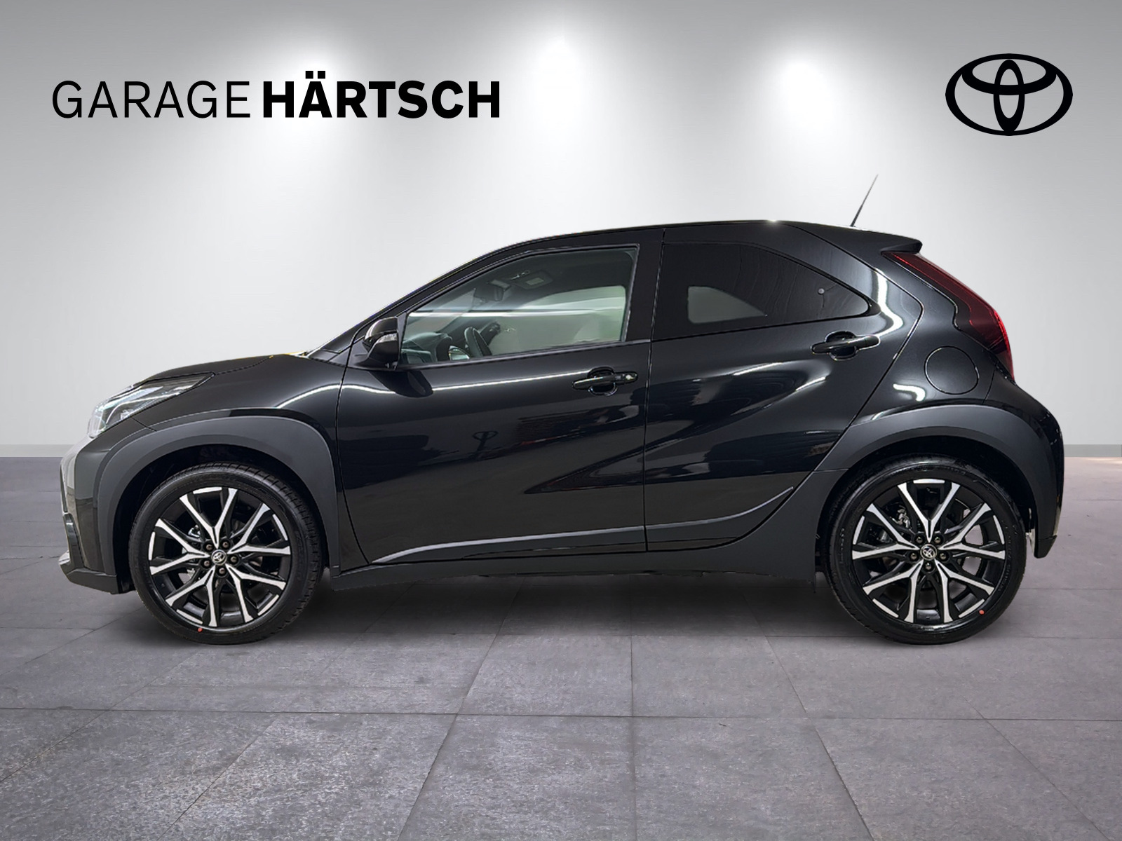 TOYOTA Aygo X 1.5 VVT-i HSD GR Sport-image-1