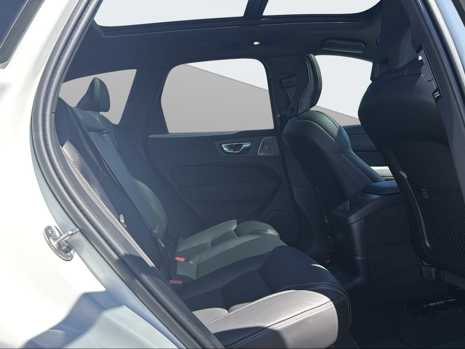 VOLVO XC60 2.0 T6 TE Black Edition eAWD-image-10