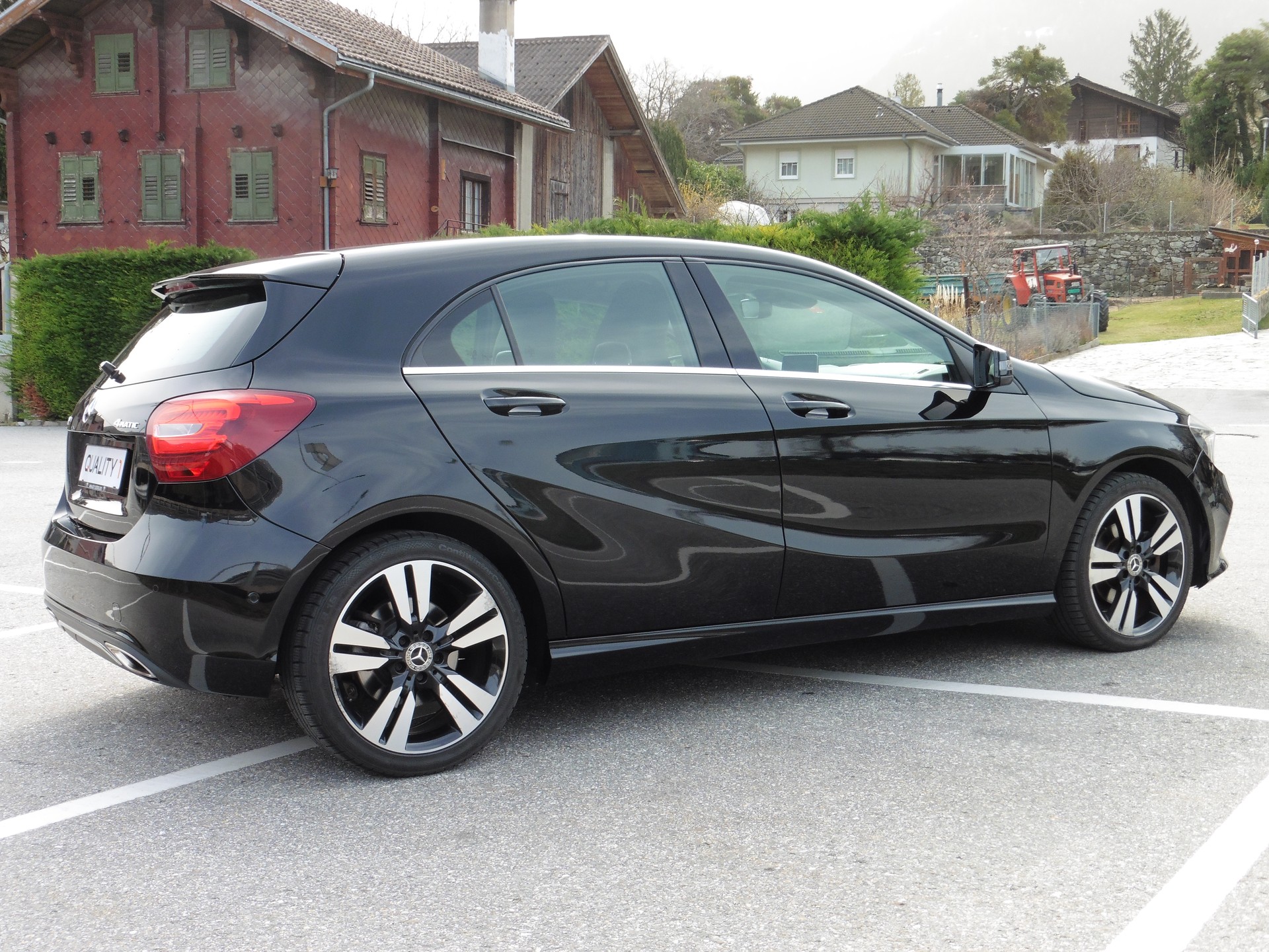 MERCEDES-BENZ A 220 Urban 4Matic 7G-DCT-image-12