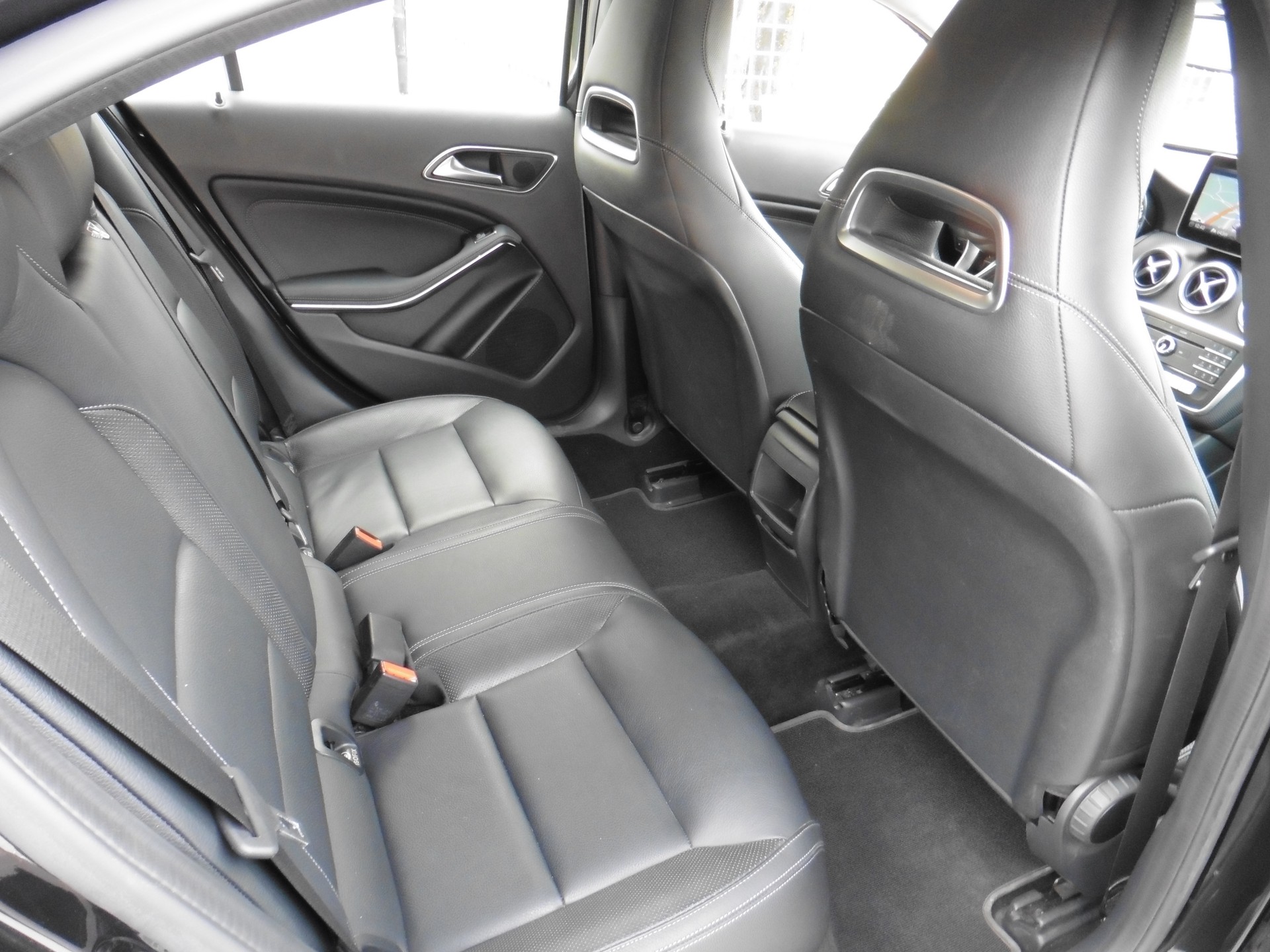 MERCEDES-BENZ A 220 Urban 4Matic 7G-DCT-image-21