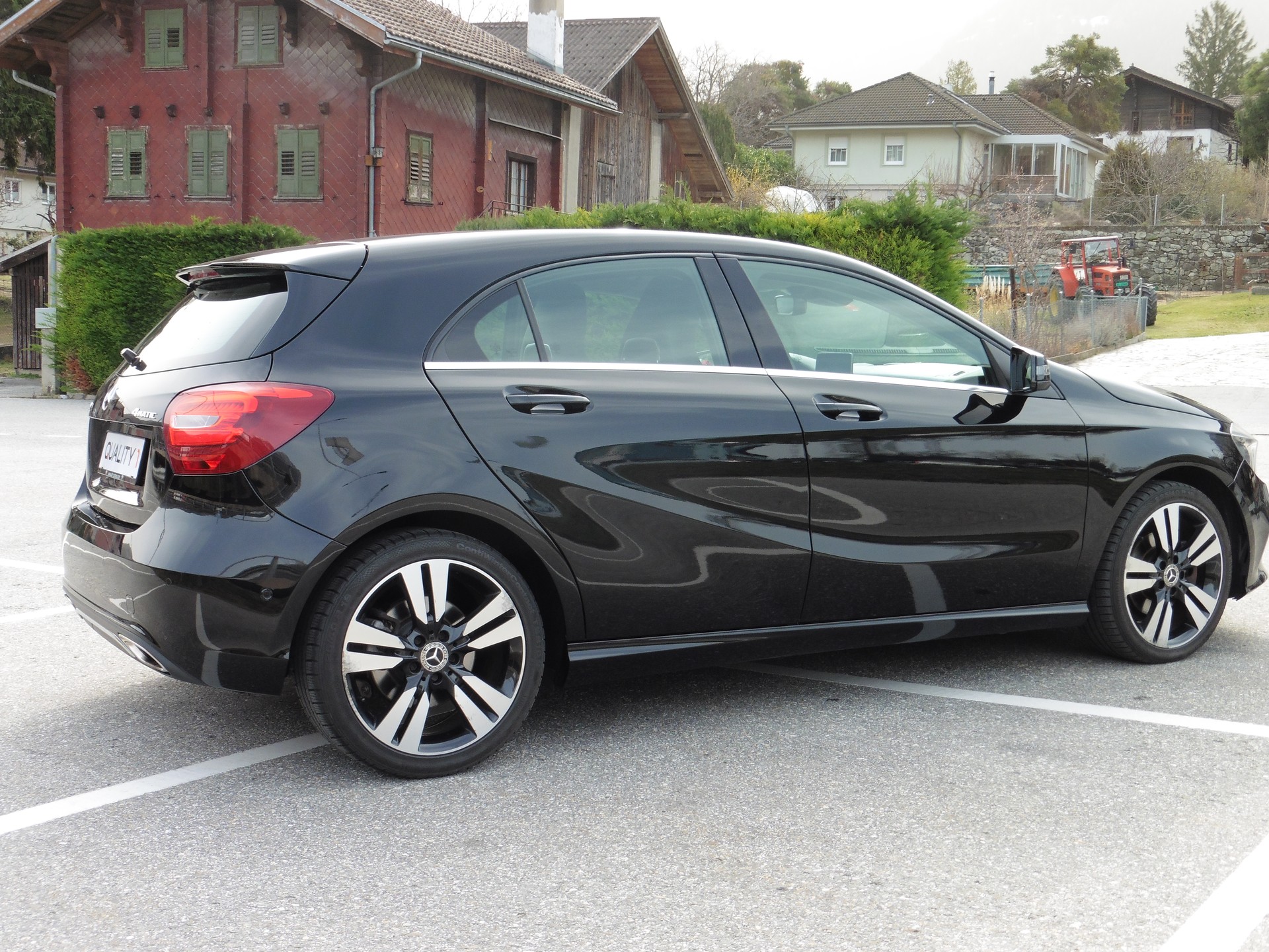 MERCEDES-BENZ A 220 Urban 4Matic 7G-DCT-image-11