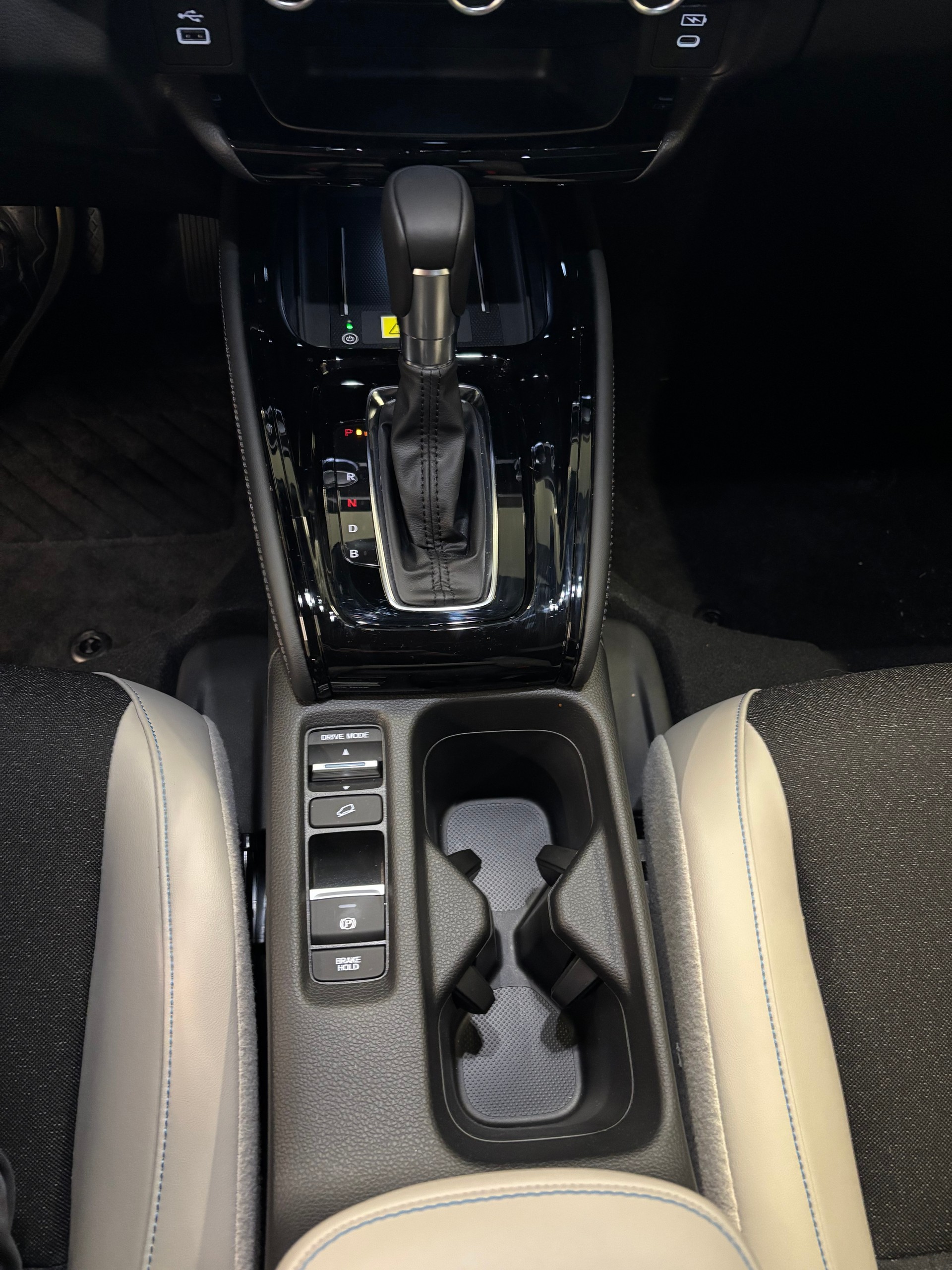 HONDA HR-V 1.5i-MMD Advance Style CVT-image-9